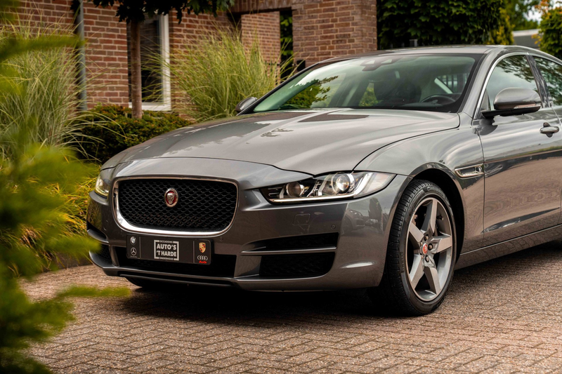 Jaguar XE 2.0 Portfolio 200 PK Afn. Trekhaak Camera Leder Cr — photo 10