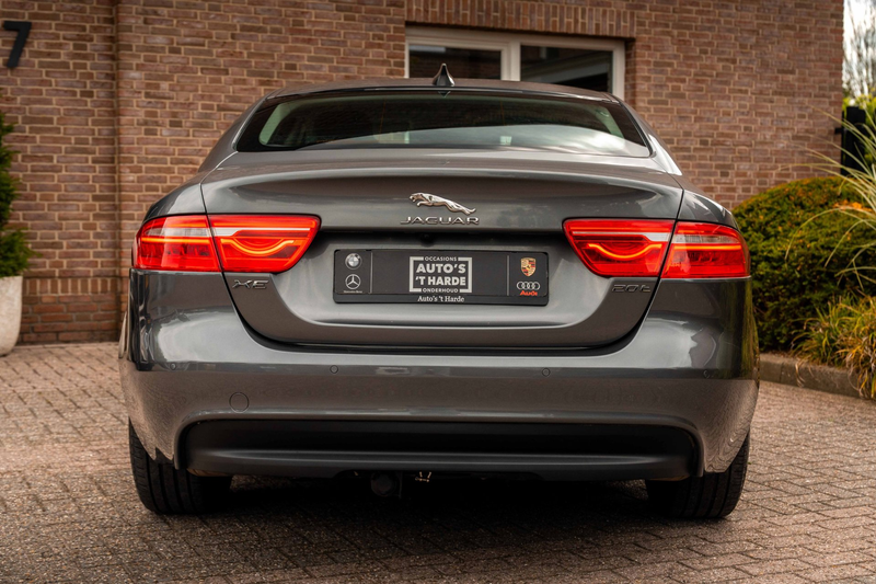 Jaguar XE 2.0 Portfolio 200 PK Afn. Trekhaak Camera Leder Cr — photo 8