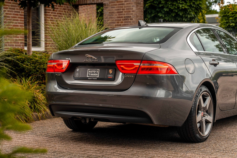 Jaguar XE 2.0 Portfolio 200 PK Afn. Trekhaak Camera Leder Cr — photo 9