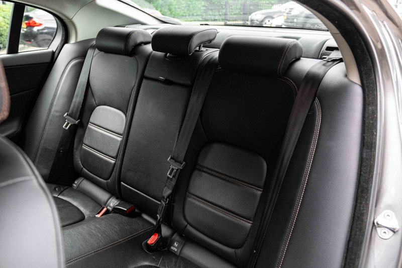 Jaguar XE 2.0 Portfolio 200 PK Afn. Trekhaak Camera Leder Cr — photo 15