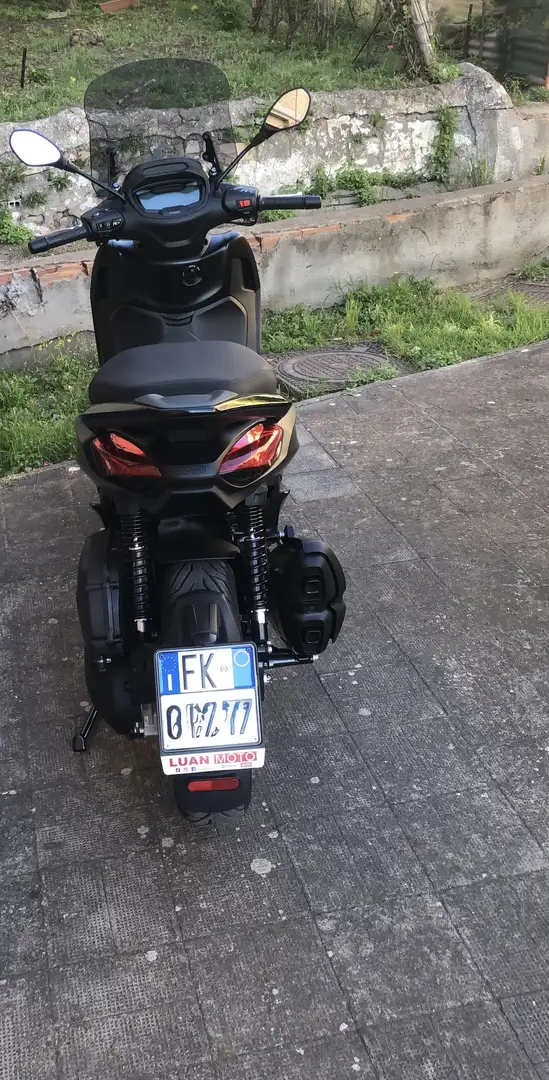 Piaggio Beverly 400 deep black - 2