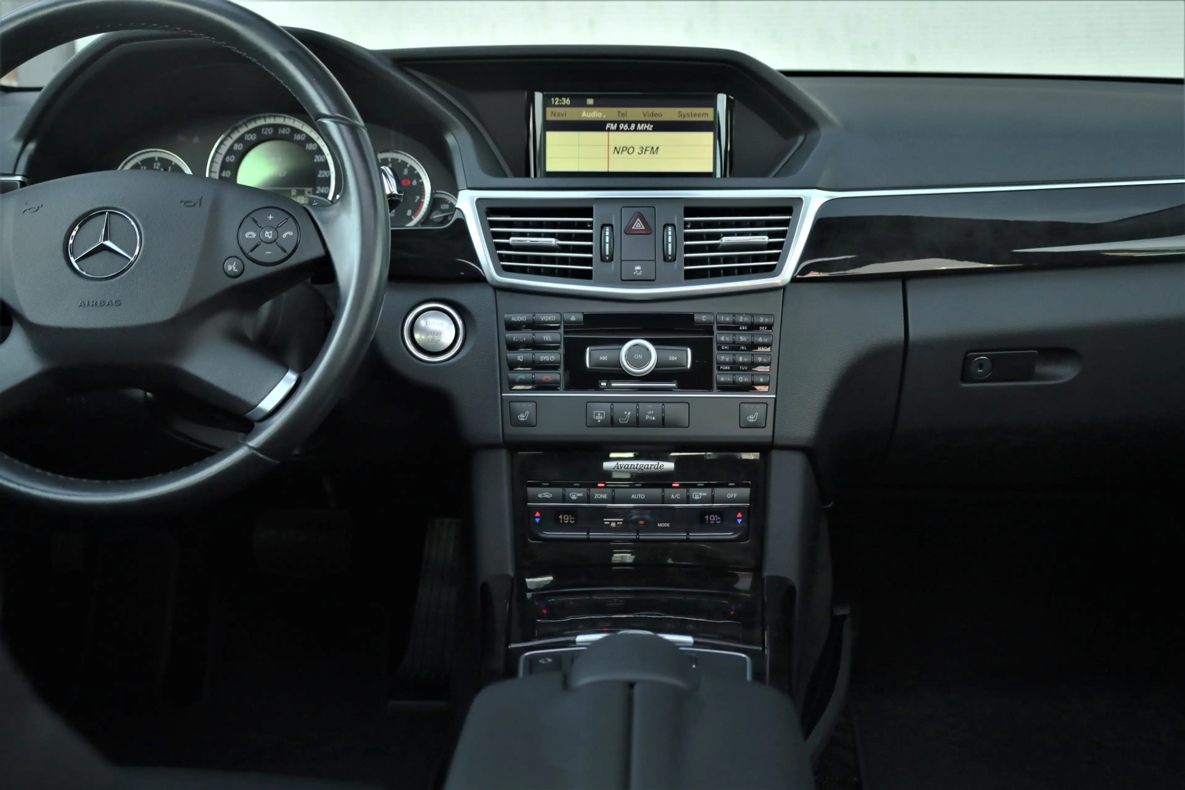 Mercedes-Benz E 350 E Avantgarde 11267km(!) — photo 11