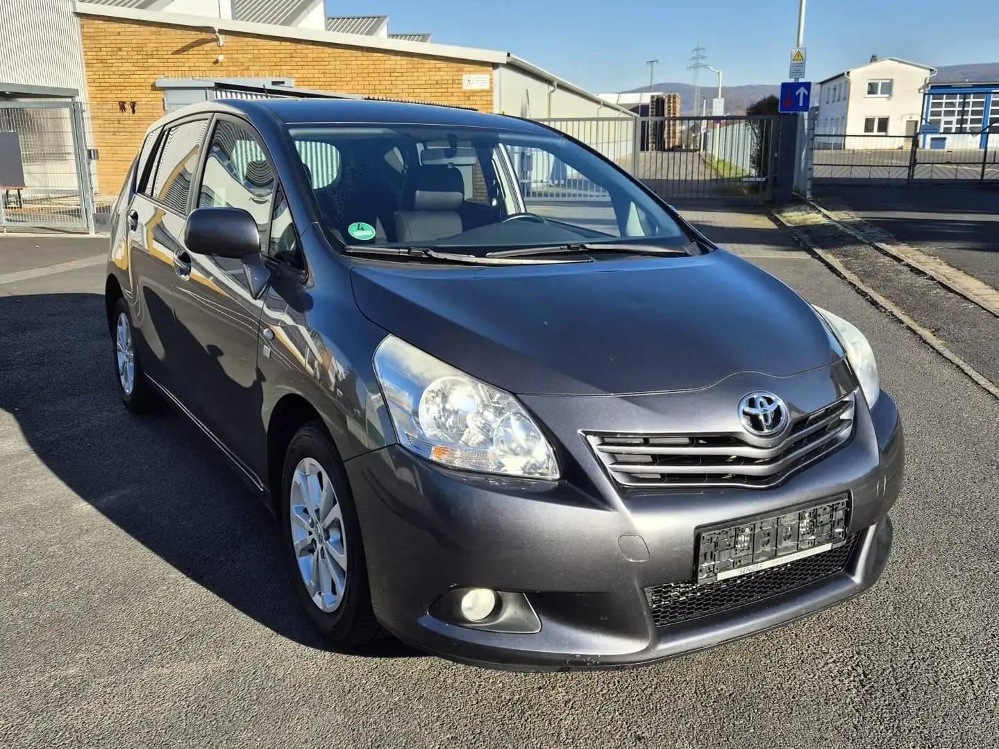 Toyota Verso Verso 2.0 D-4D Life 7 sitzer Gri - 1