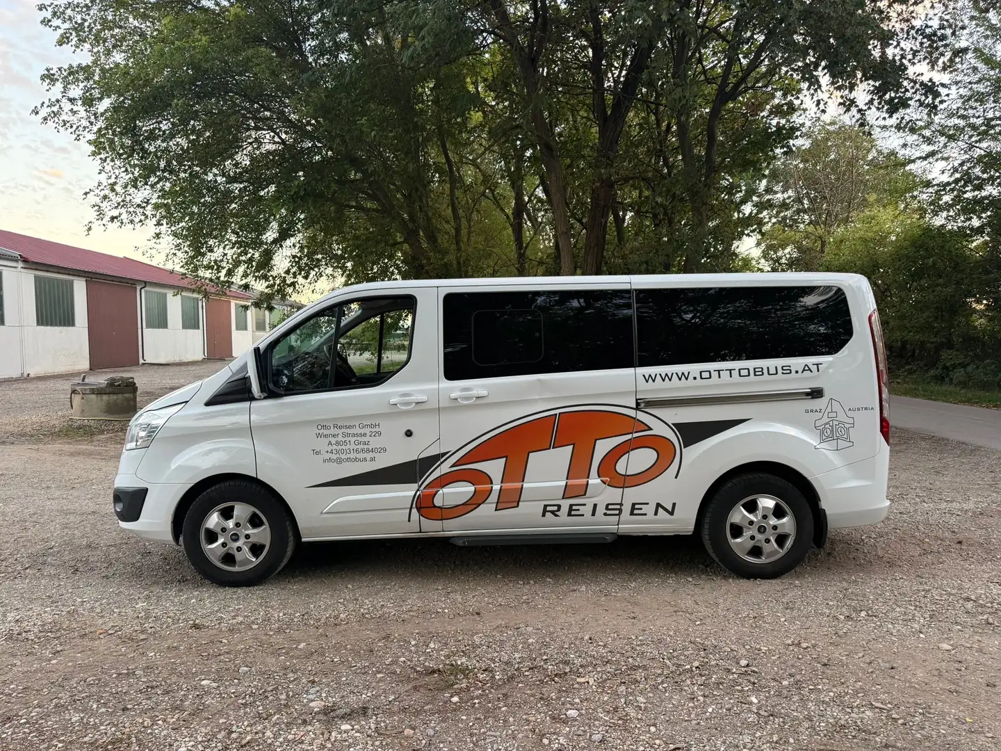 Ford Transit Custom Variobus 2,0 TDCI L2H1 9 Sitzer - 2