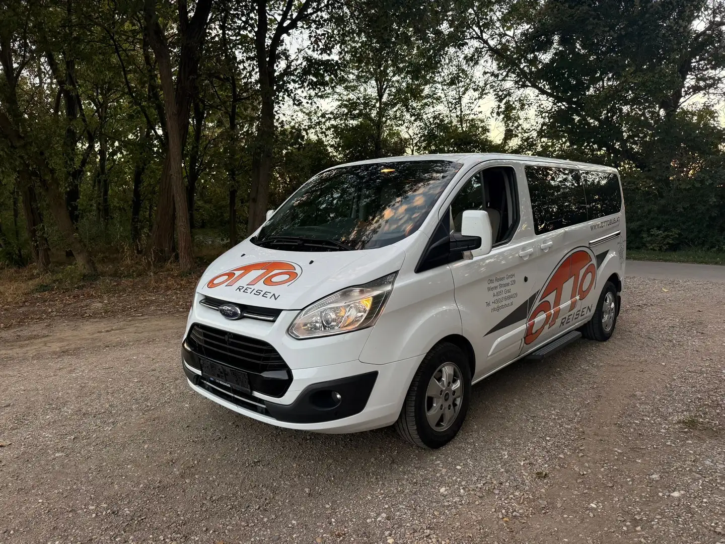 Ford Transit Custom Variobus 2,0 TDCI L2H1 9 Sitzer - 1