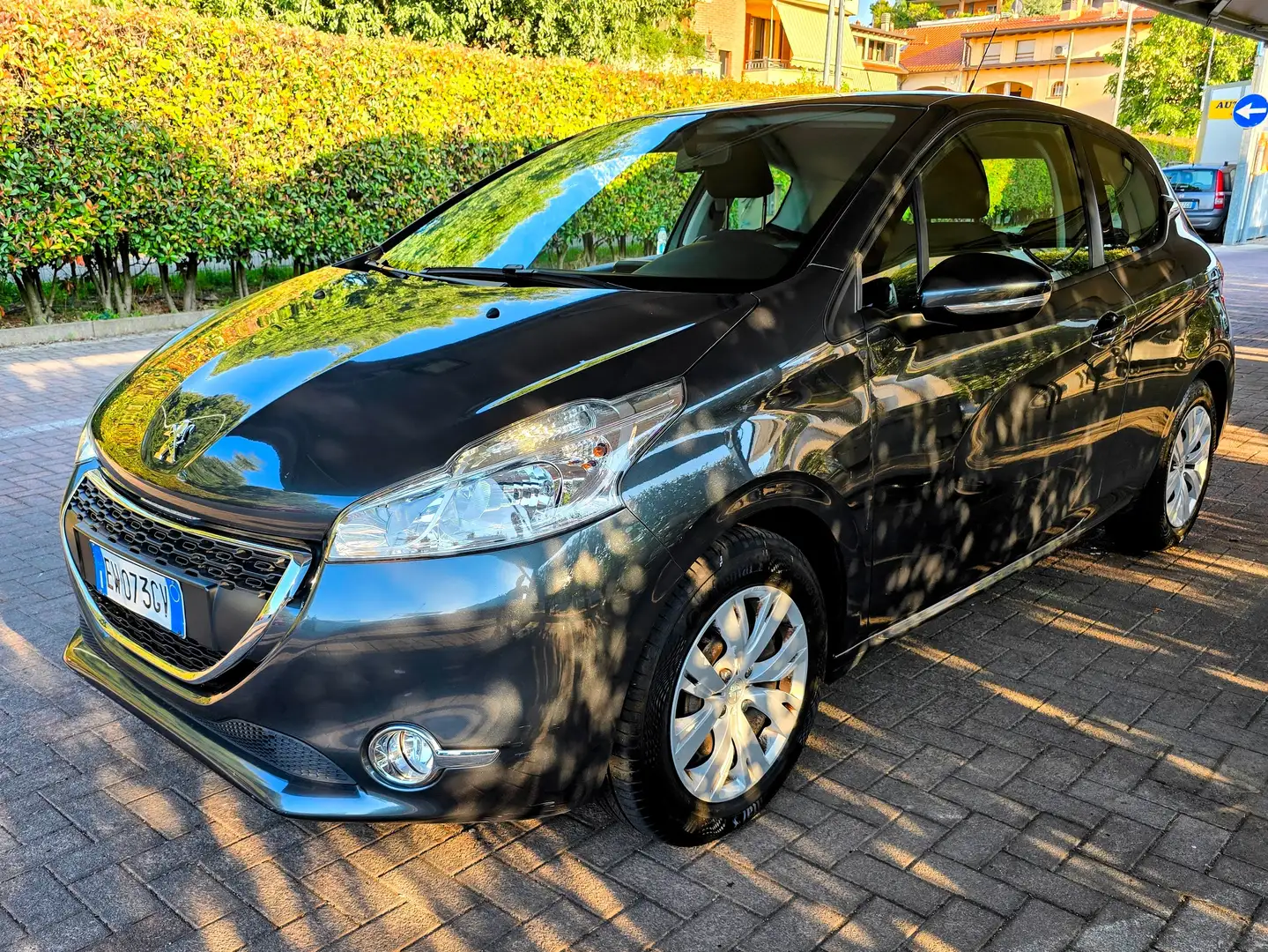 Peugeot 208 208 3 porte 1.2 puretech allure Grijs - 1