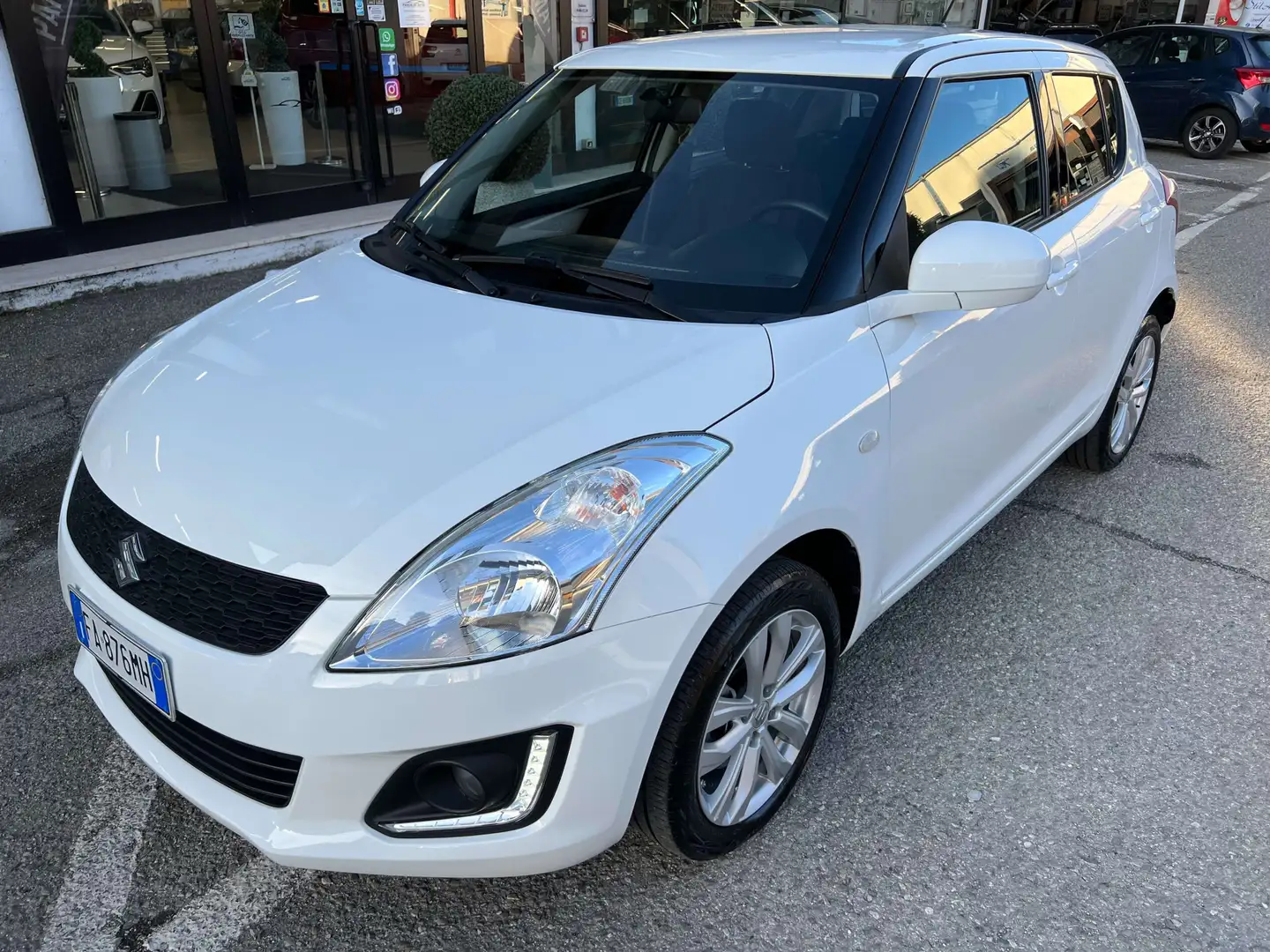 Suzuki Swift 5p 1.2 vvt B-Cool 4wd E6,CLIMA,C.LEGA,CRUISE,SEDIL Bianco - 1