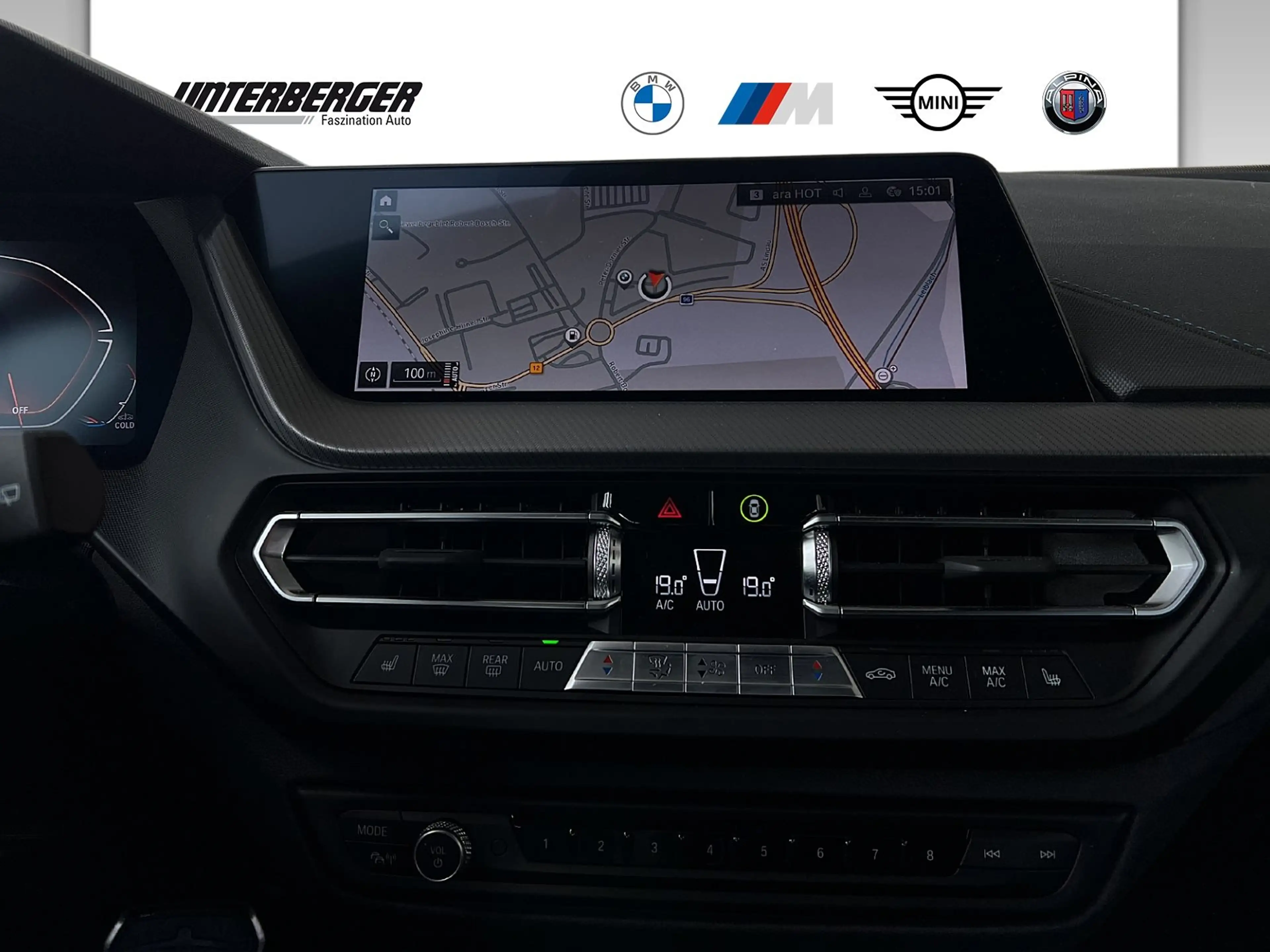BMW 135 M135i xDrive Hatch — photo 8