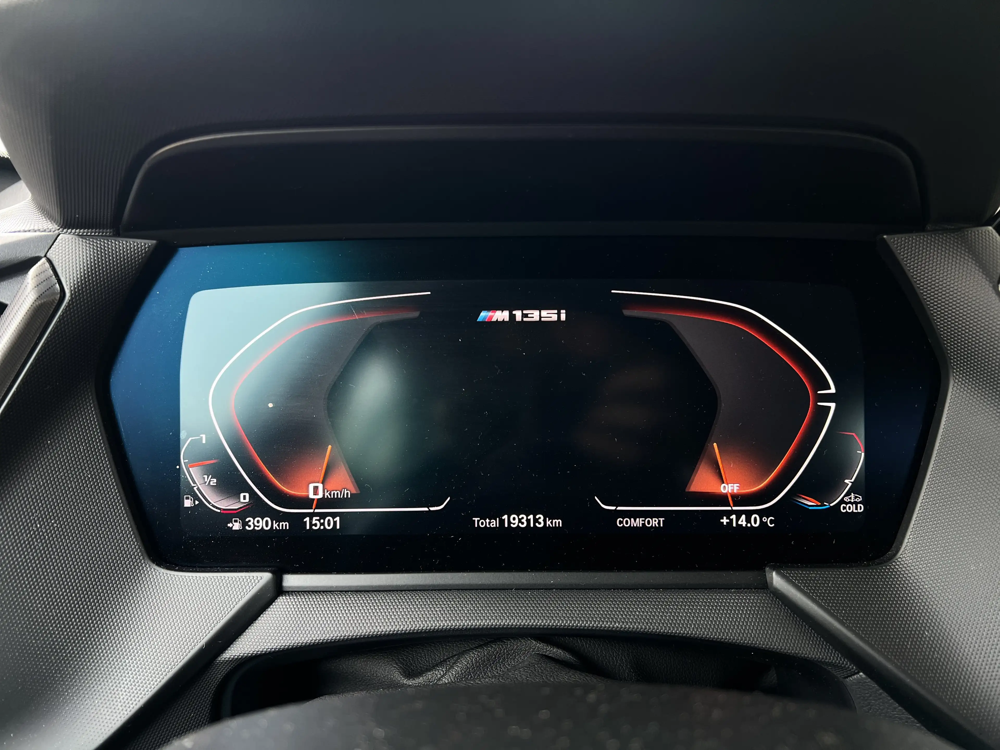 BMW 135 M135i xDrive Hatch — photo 9