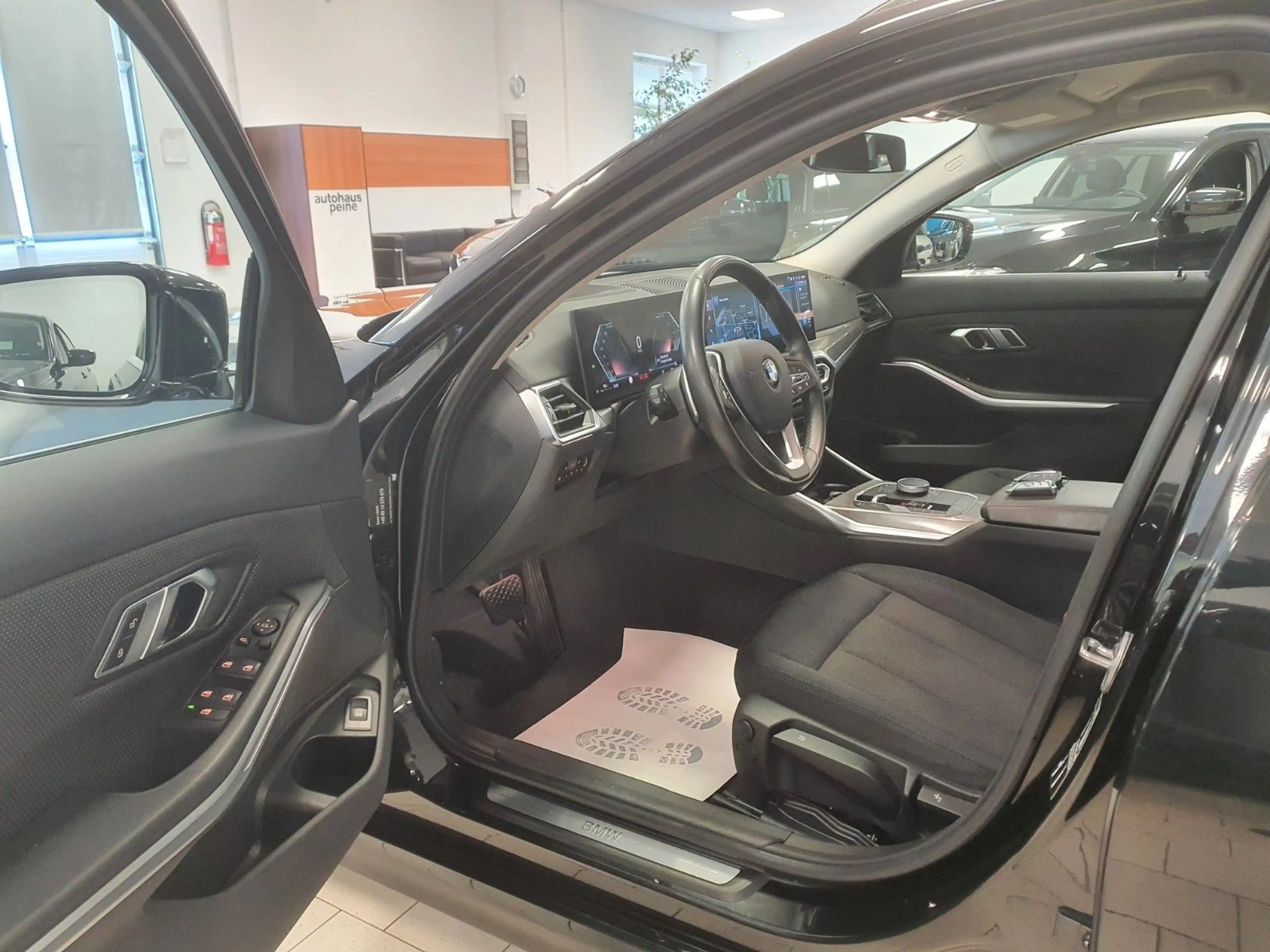 BMW 320 d SAG/AHK/StandHeiz/Stop&Go/ParkAssist — photo 13