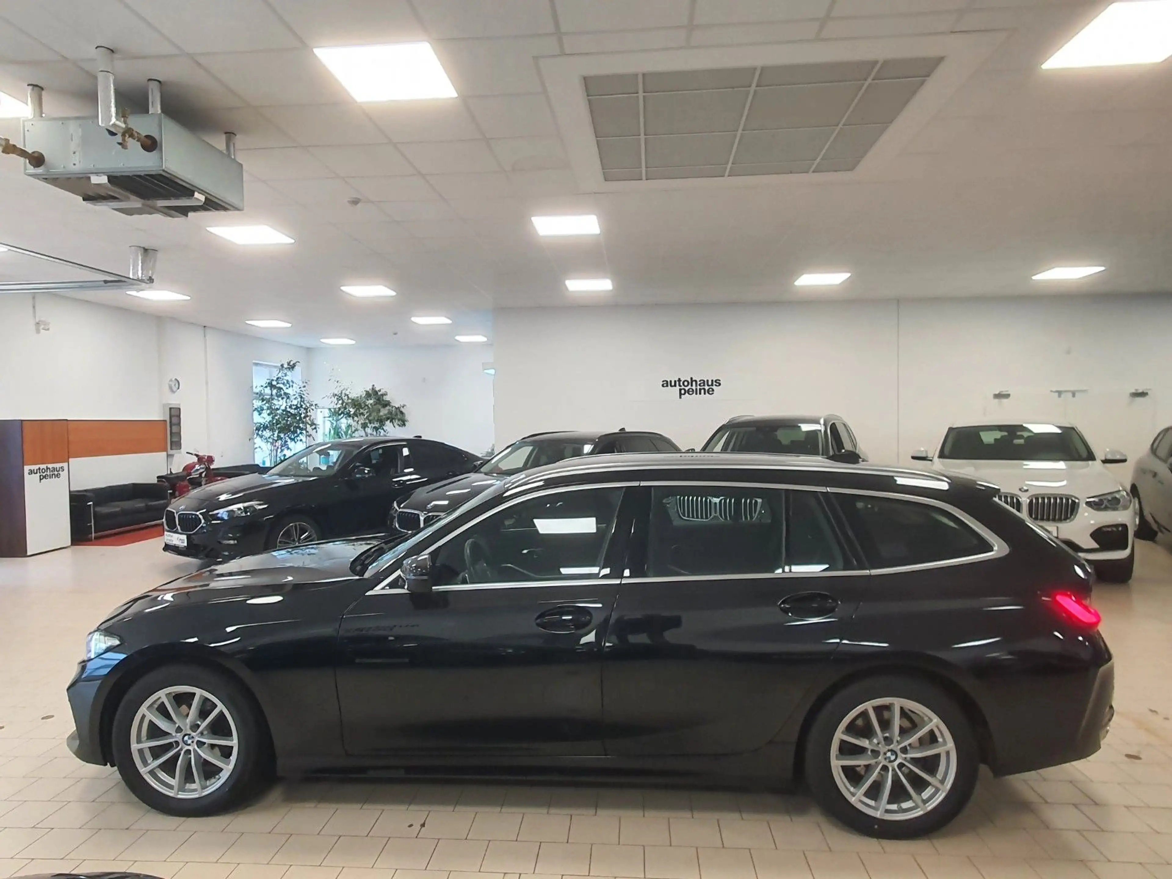 BMW 320 d SAG/AHK/StandHeiz/Stop&Go/ParkAssist — photo 7