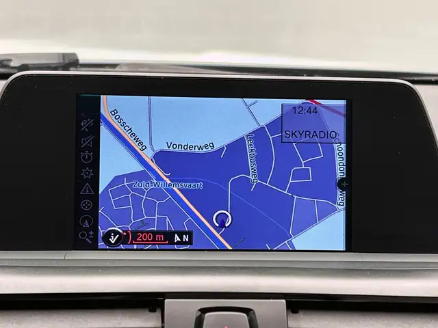 BMW 1 Series view 9