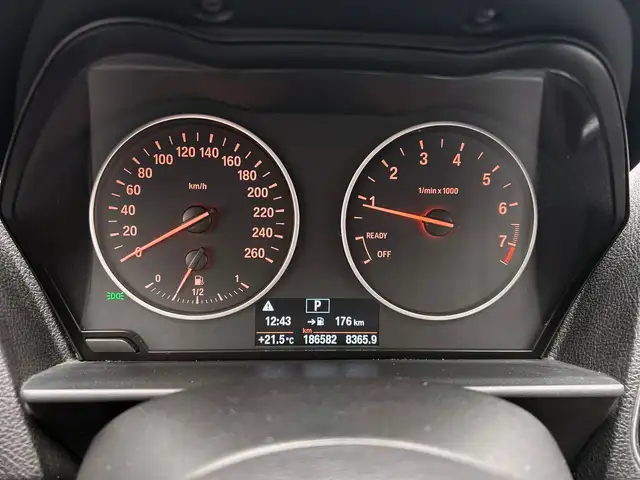 BMW 1 Series view 13