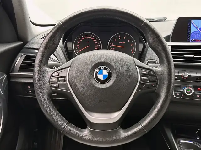 BMW 1 Series view 29