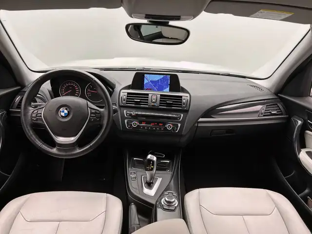 BMW 1 Series view 2