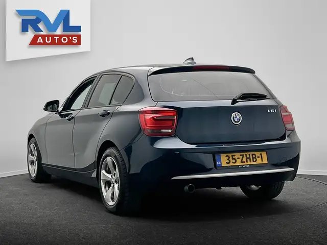 BMW 1 Series view 3