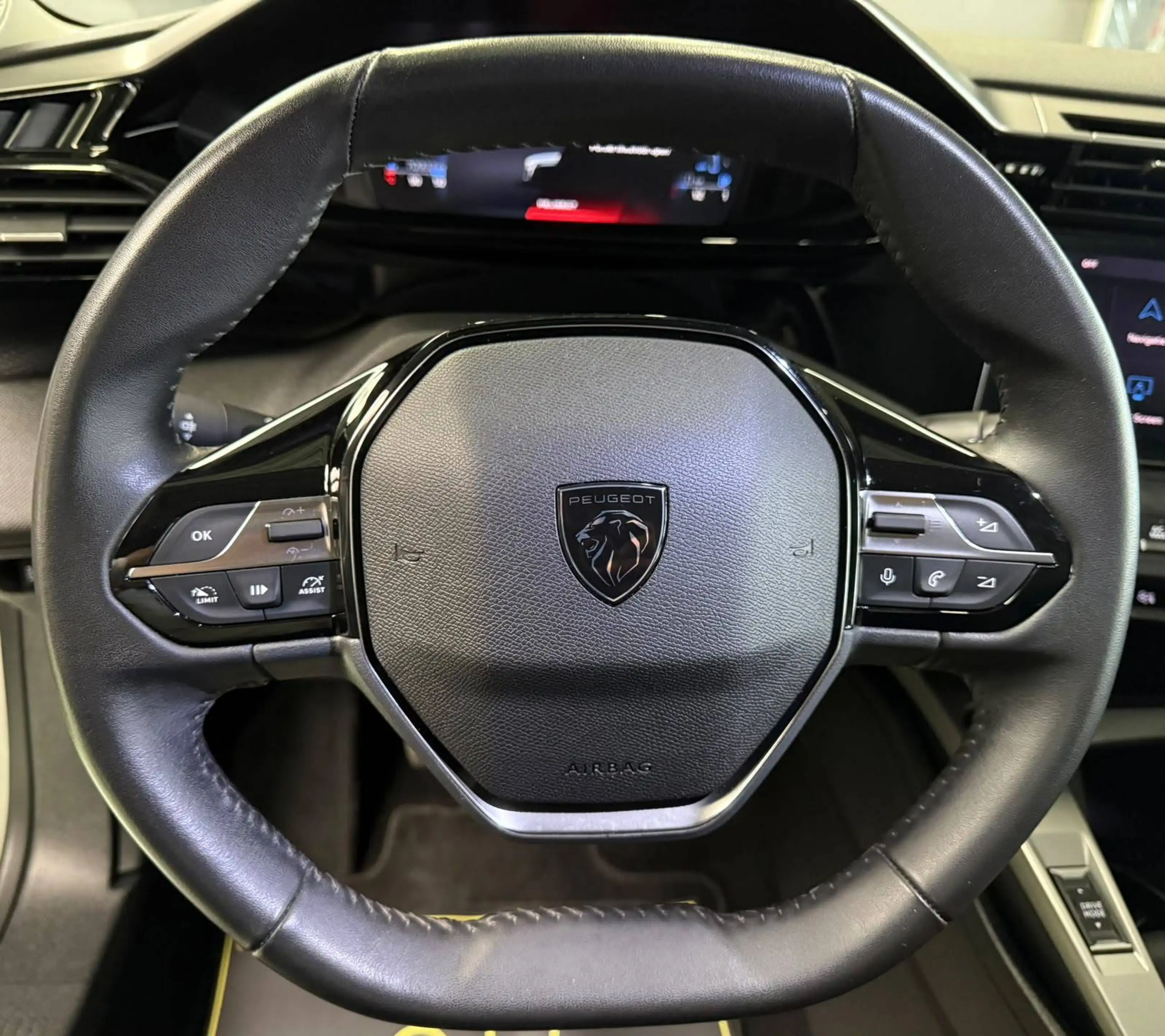 Peugeot 308 308 SW 1.2  Active Pack S — photo 12