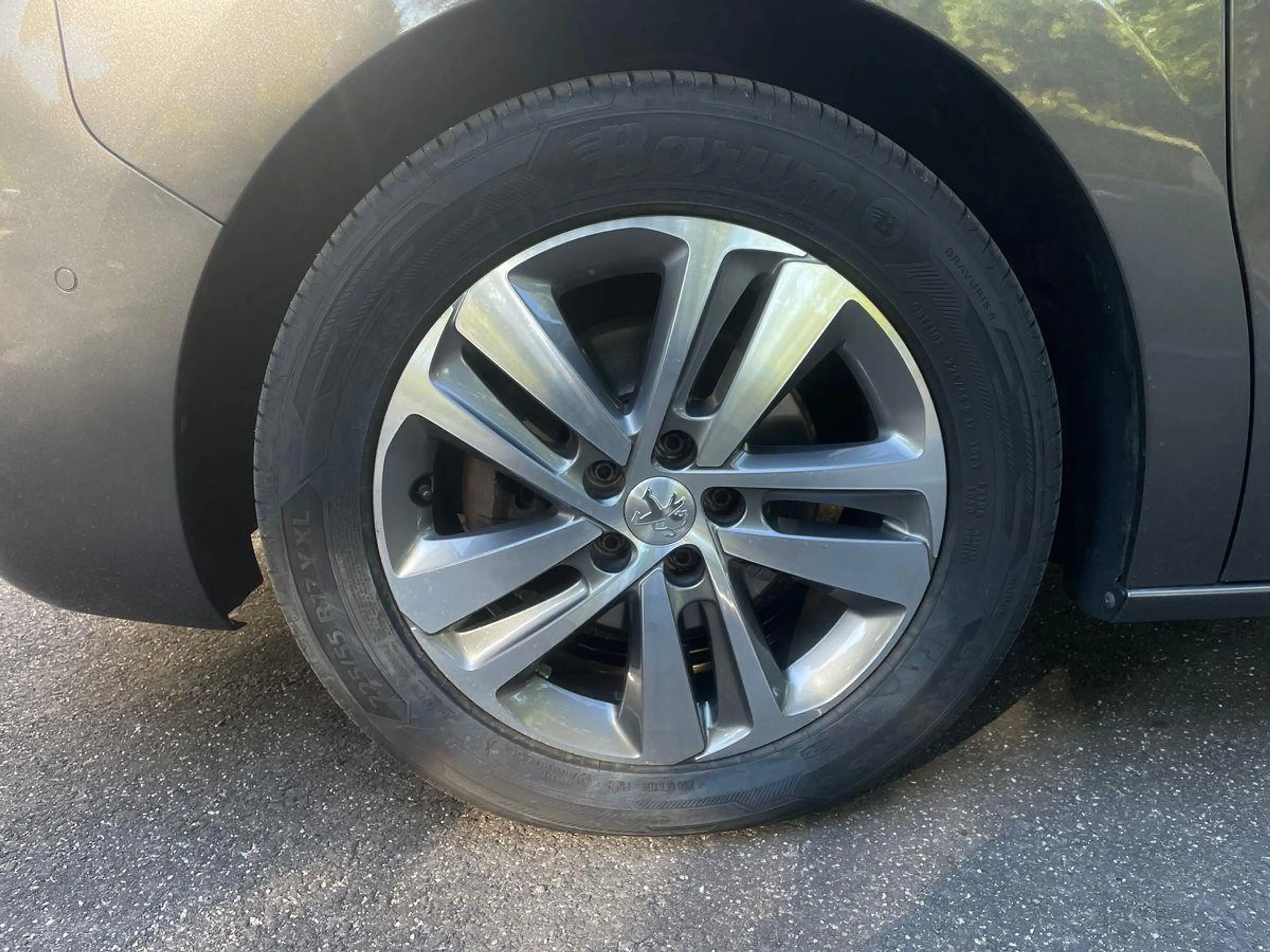Peugeot Traveller 2.0 l BlueHDI Allure L2H1 Autom. AHK PANORAMADACH — photo 9