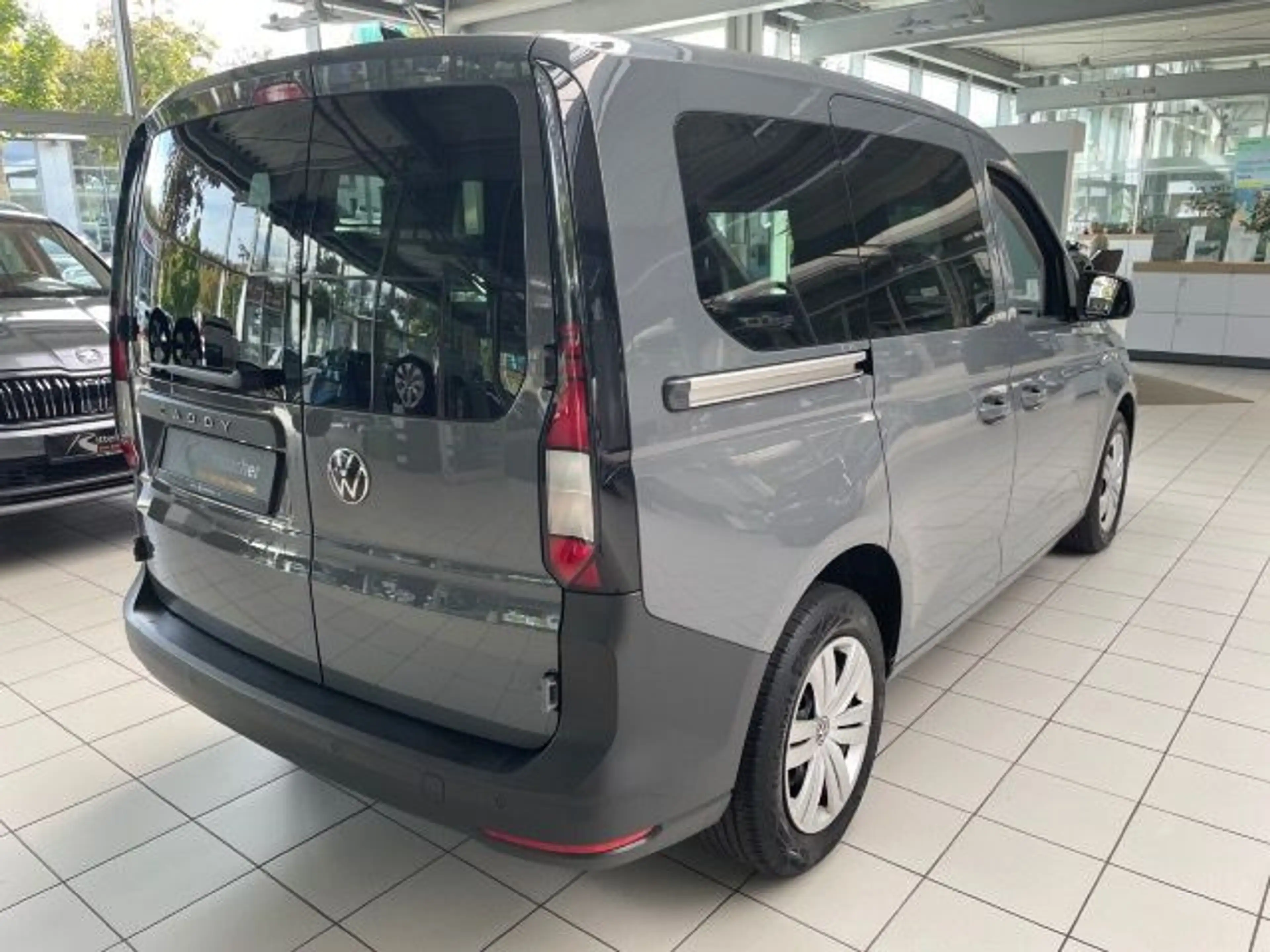 Volkswagen Caddy 1.5 TSI PDC Sitzheizung Bluetooth — photo 6