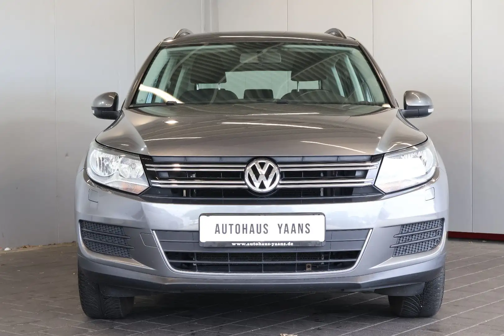 Volkswagen Tiguan 1.4 TSI TEMPOMAT+KLIMAAUT.+PDC+AHK Grau - 2