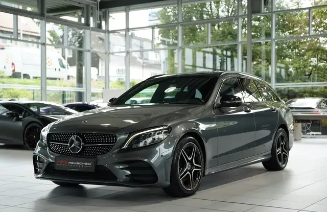 Mercedes-Benz C-Class view 4