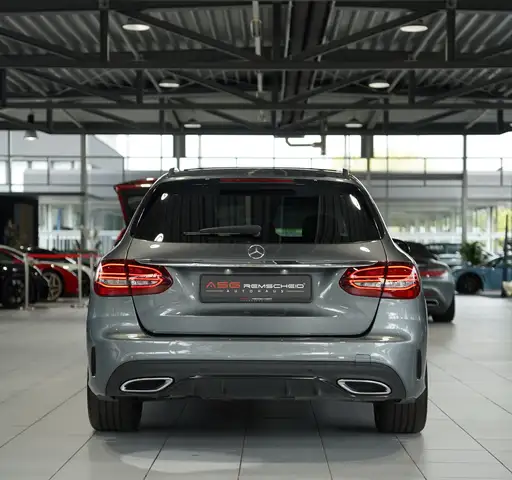 Mercedes-Benz C-Class view 8