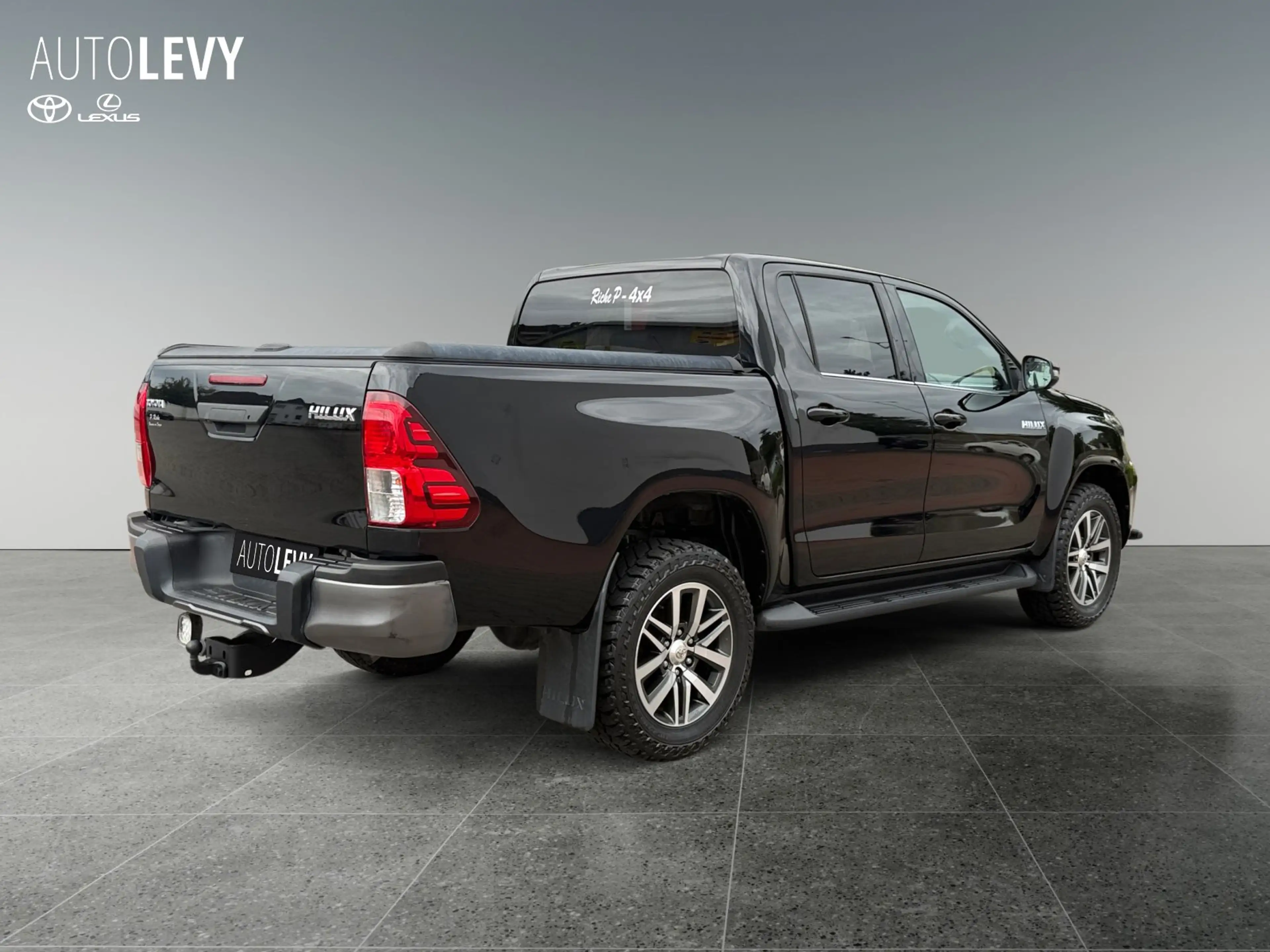 Toyota Hilux 2.4 D-4D 4x4 Double Cab Duty Comfort *AHK* — photo 6