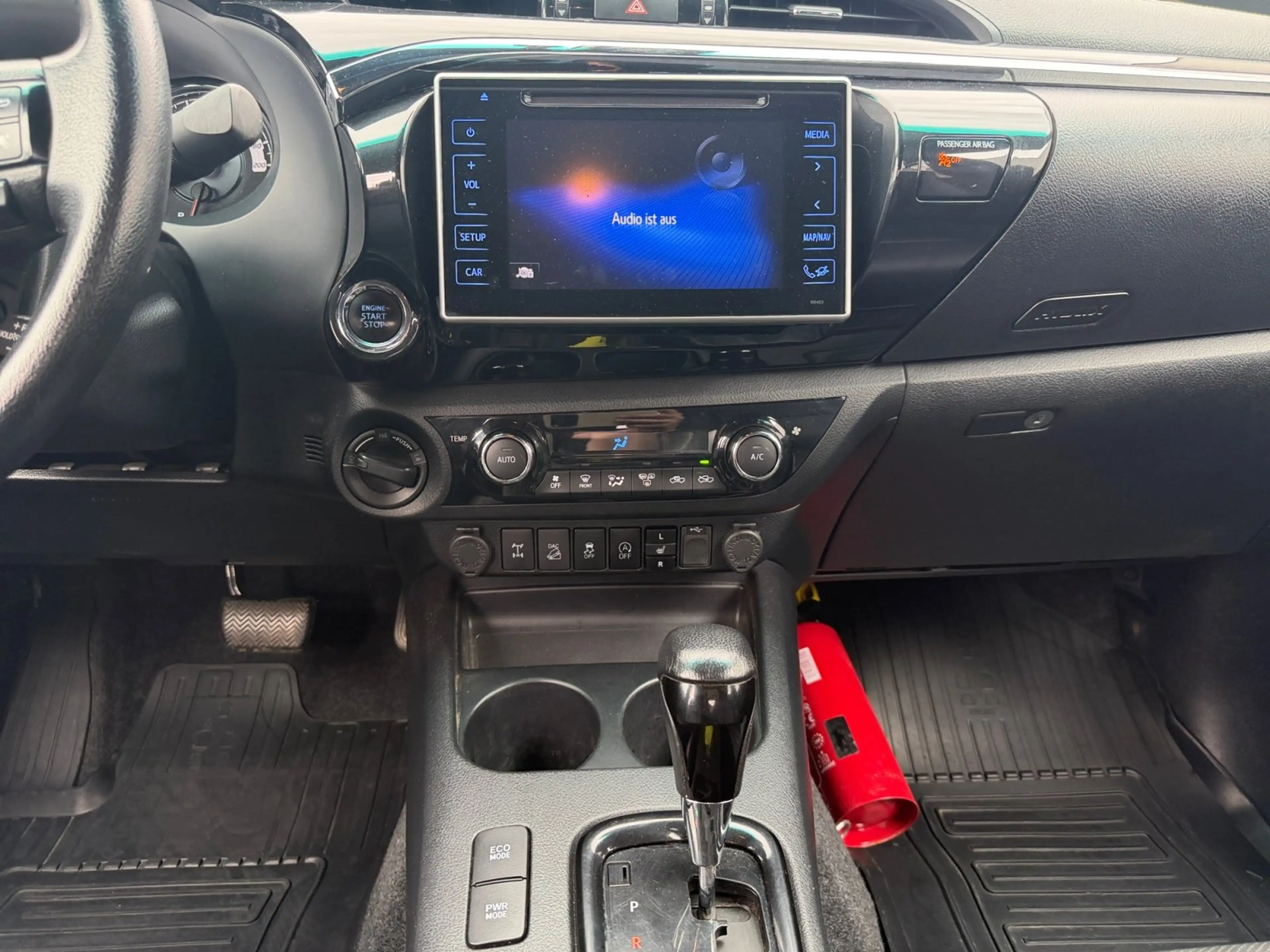 Toyota Hilux 2.4 D-4D 4x4 Double Cab Duty Comfort *AHK* — photo 12