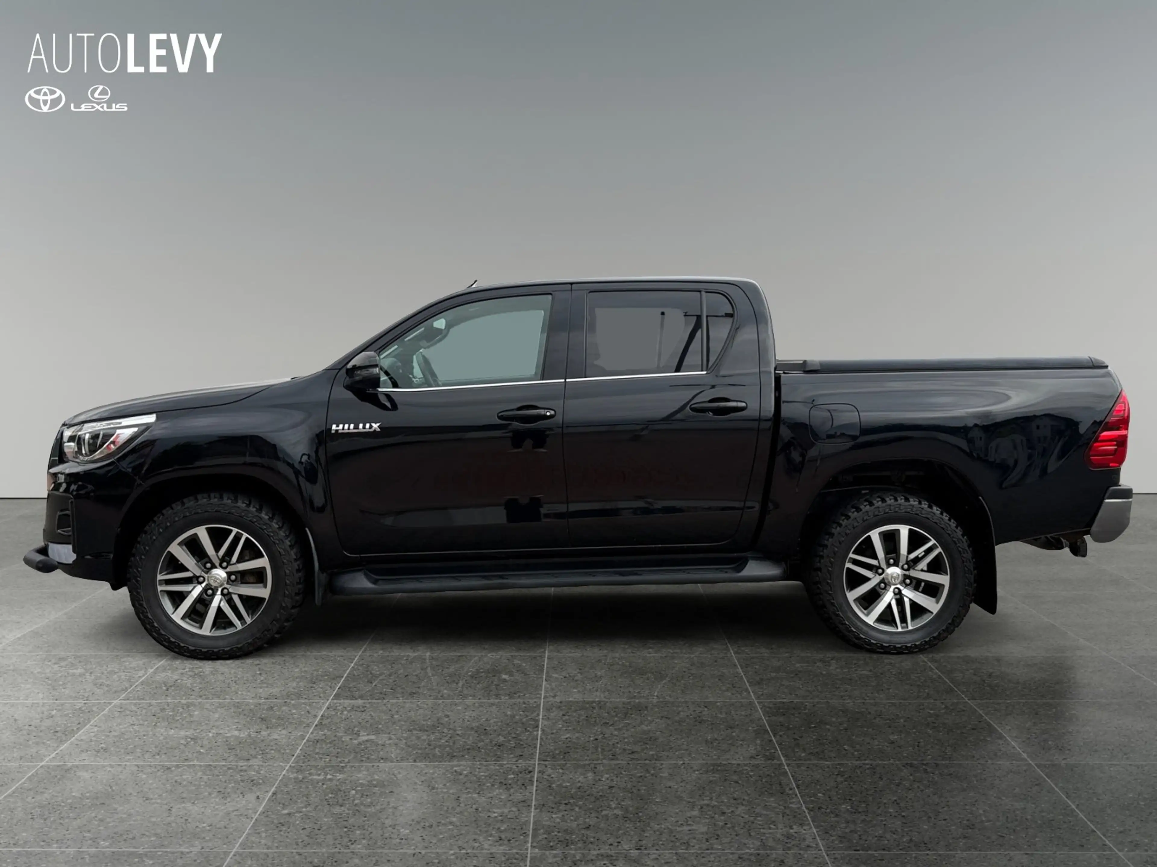 Toyota Hilux 2.4 D-4D 4x4 Double Cab Duty Comfort *AHK* — photo 3