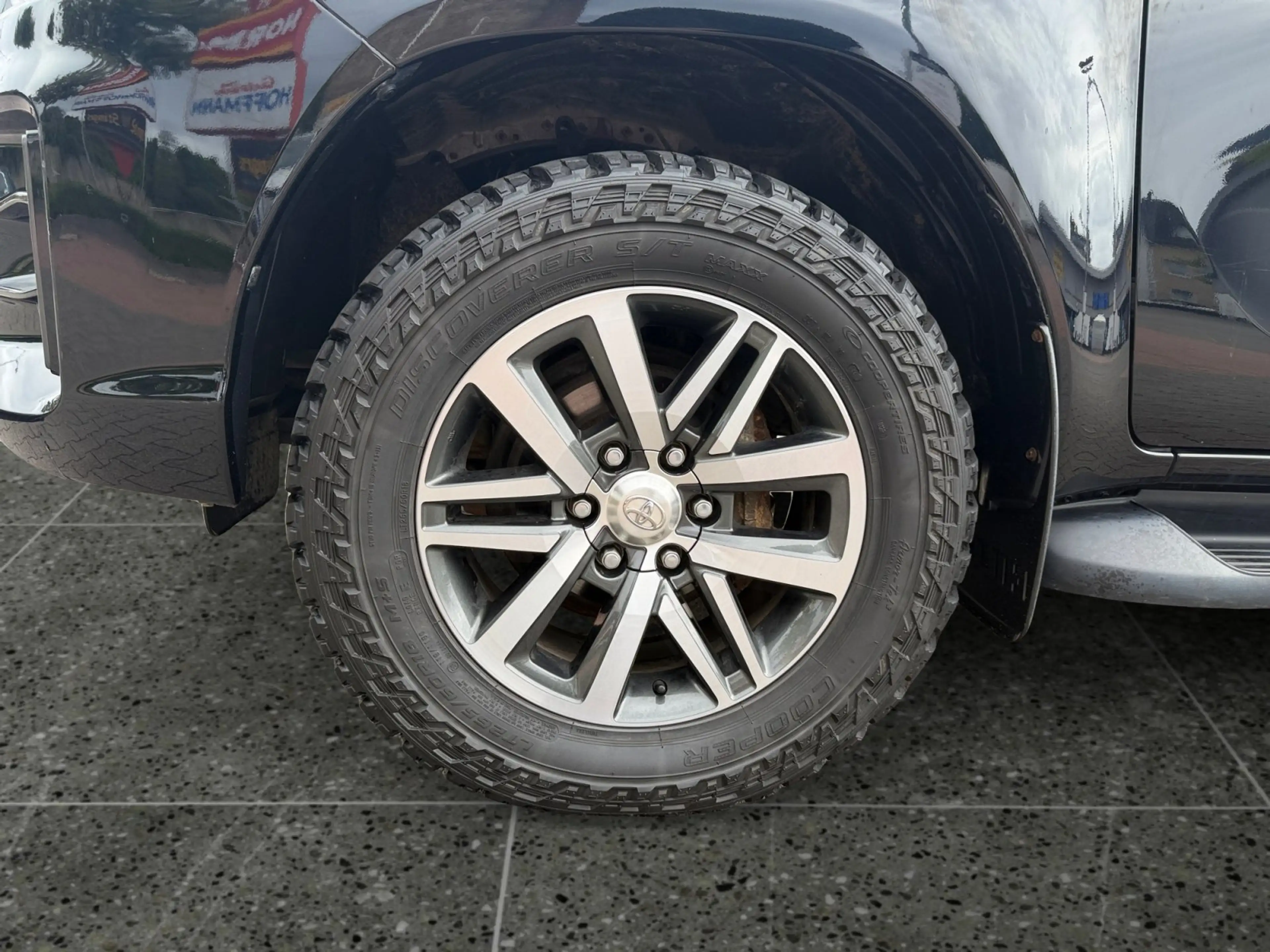 Toyota Hilux 2.4 D-4D 4x4 Double Cab Duty Comfort *AHK* — photo 15