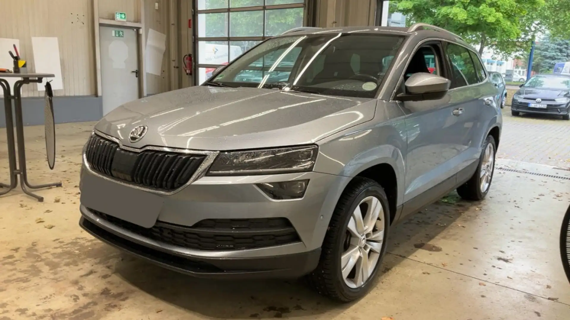 Skoda Karoq Style DSG Standhzg. AHK SHZ R-Cam Grau - 1