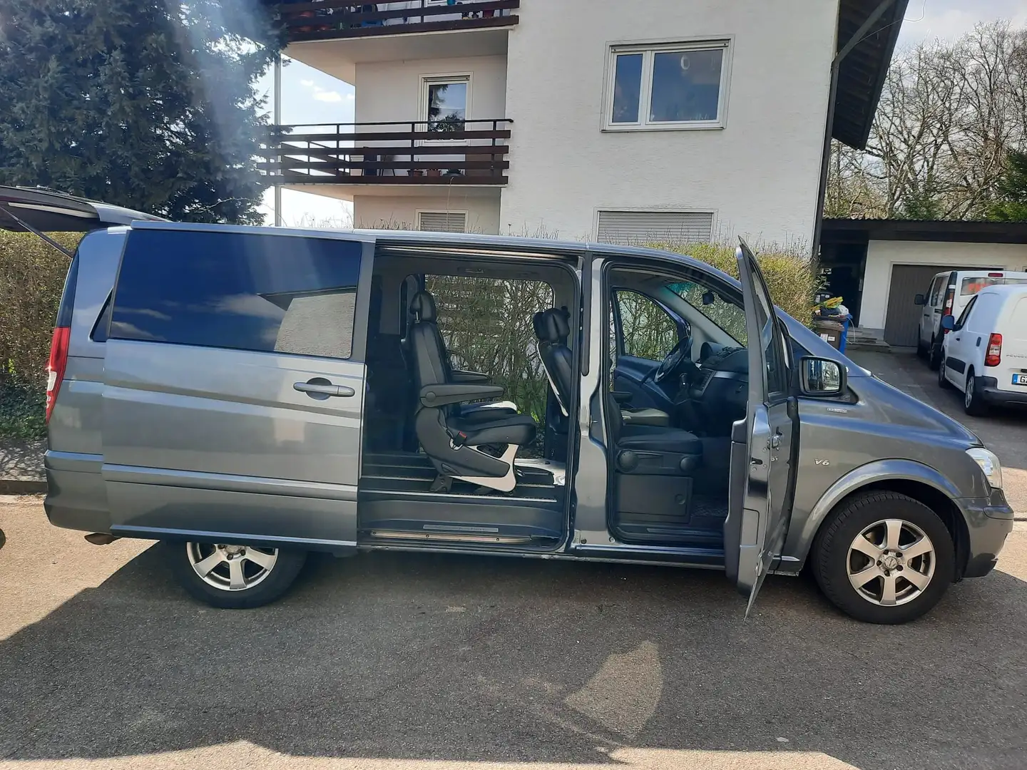 Mercedes-Benz Viano Viano 3.0 CDI DPF lang Automatik Trend Grau - 2