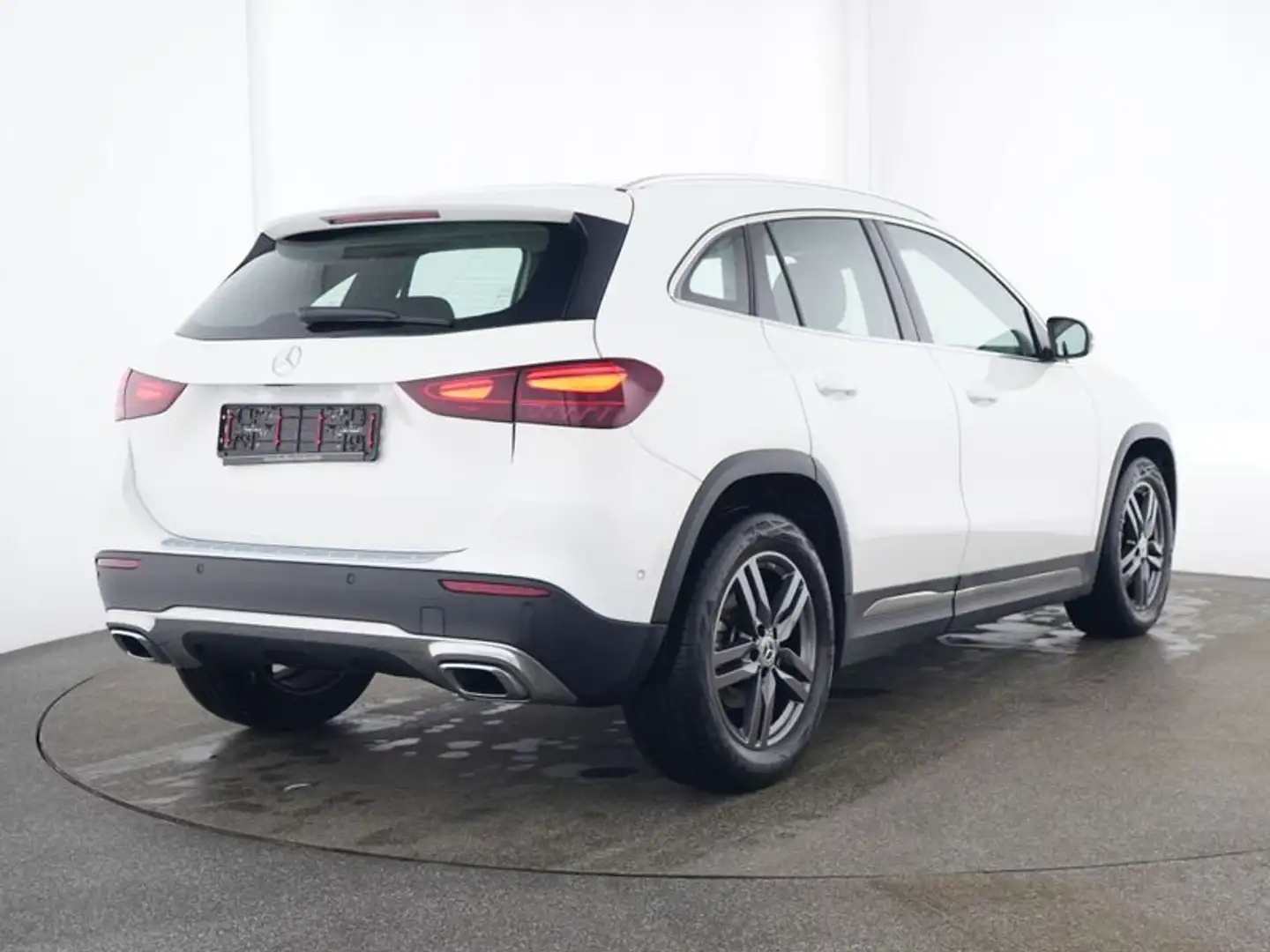 Mercedes-Benz GLA 180 d Progressive Advanced auto Bianco - 2