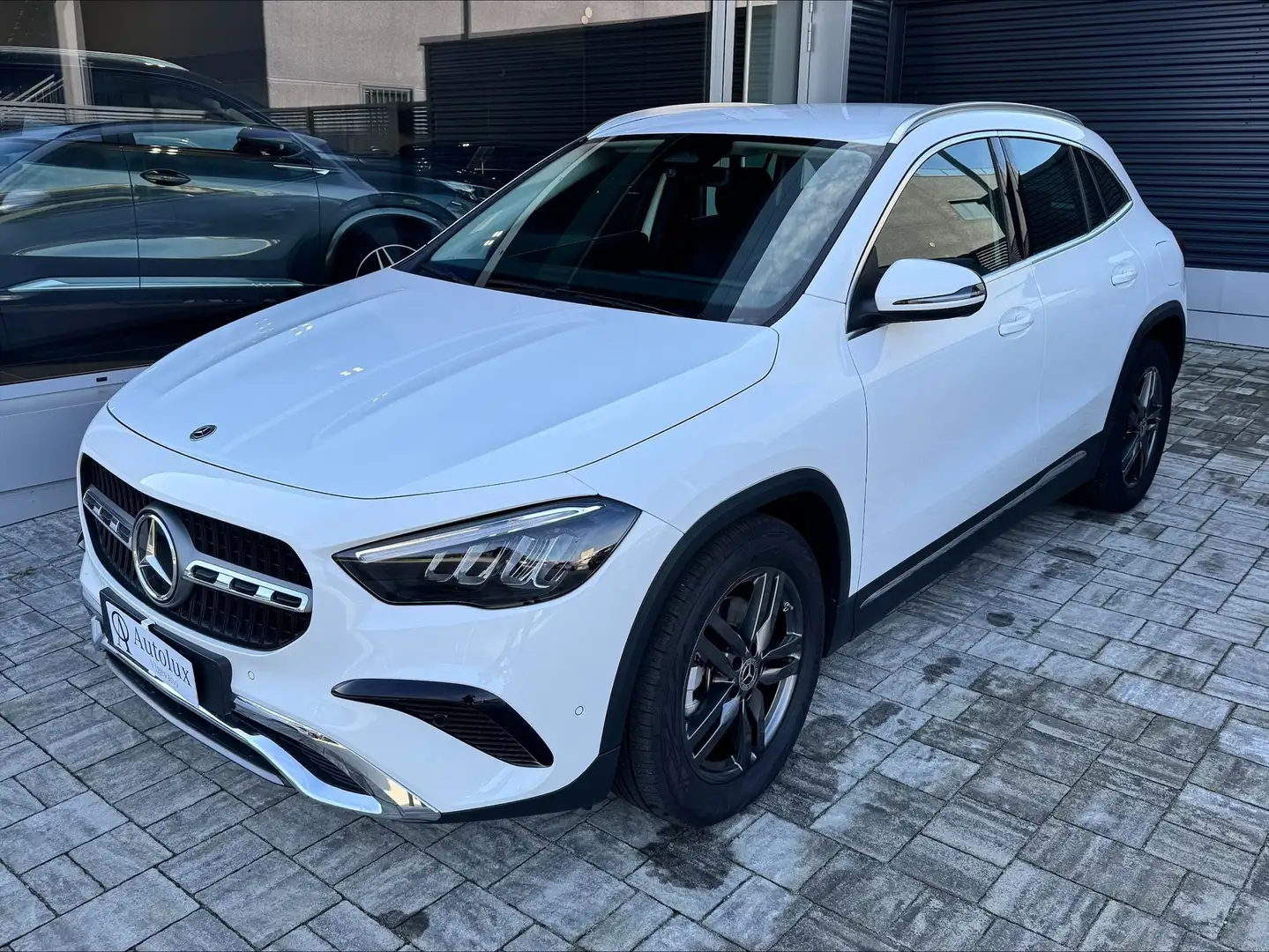 Mercedes-Benz GLA 180 d Progressive Advanced auto Bianco - 1