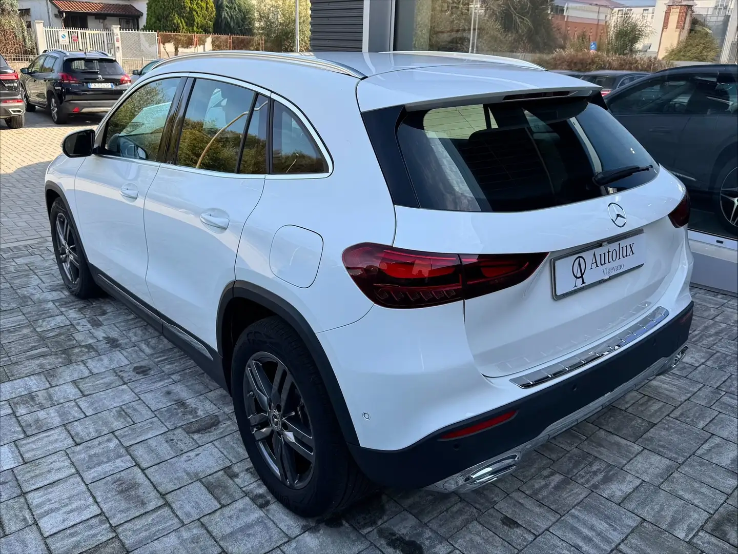 Mercedes-Benz GLA 180 d Progressive Advanced auto Bianco - 2