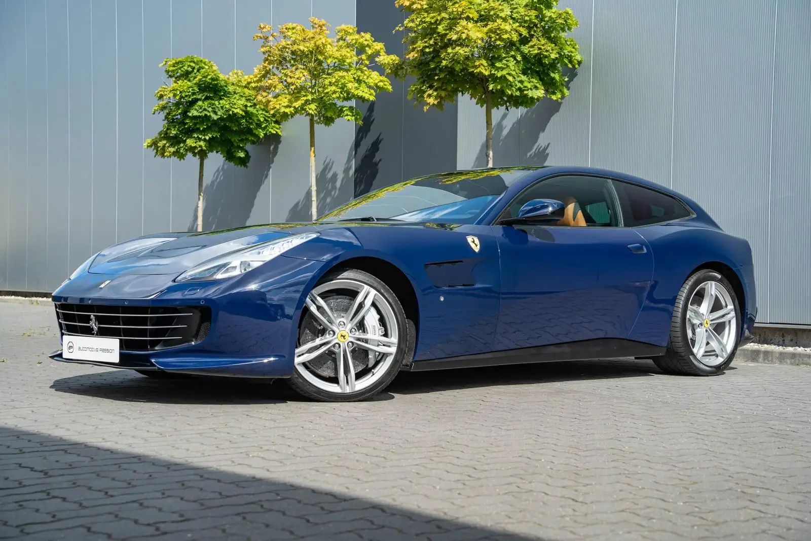 Ferrari V12 *Lift*Ferrari-Garantie*Apple CarPlay*