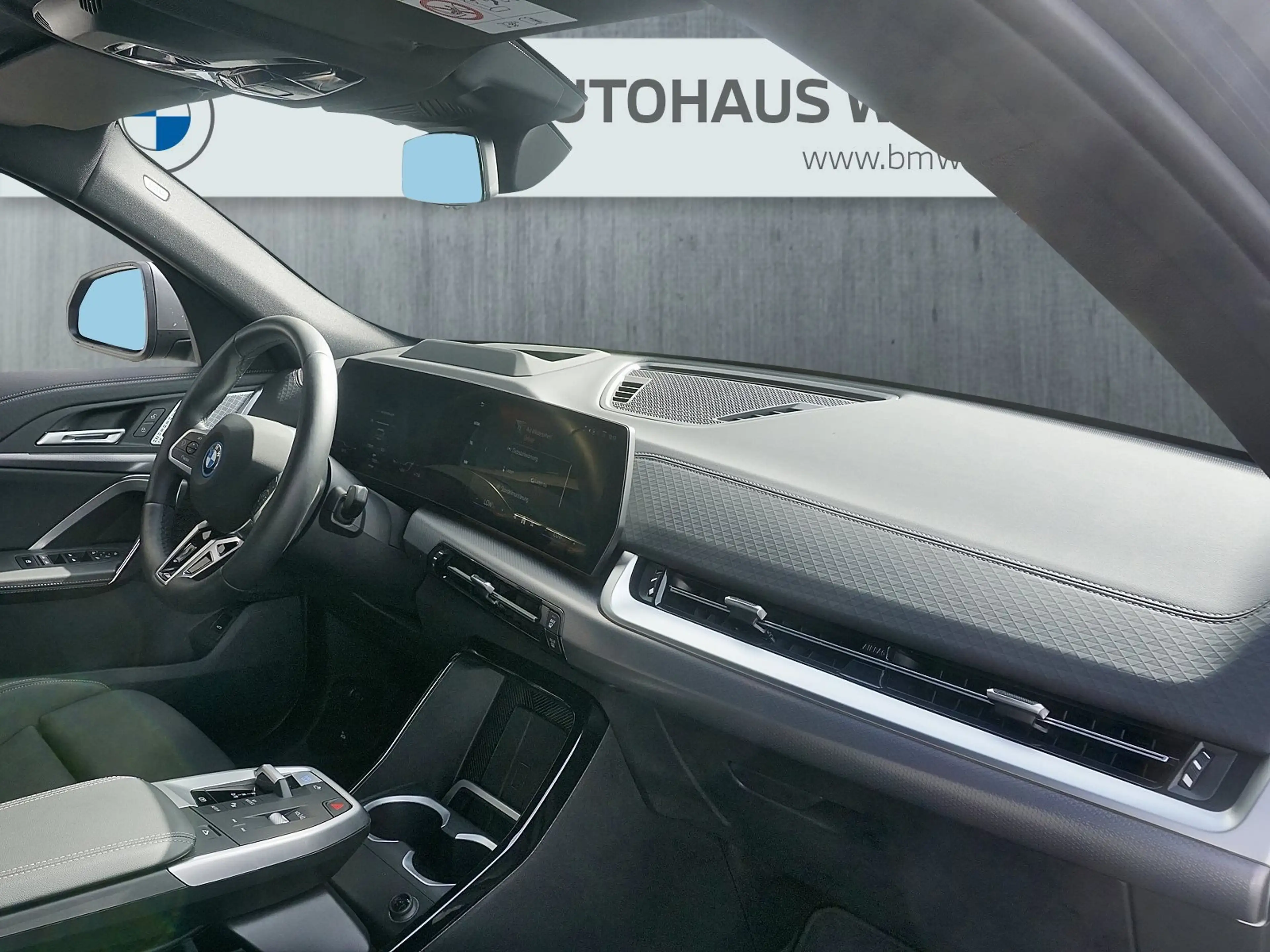BMW iX2 xDrive30 — photo 8