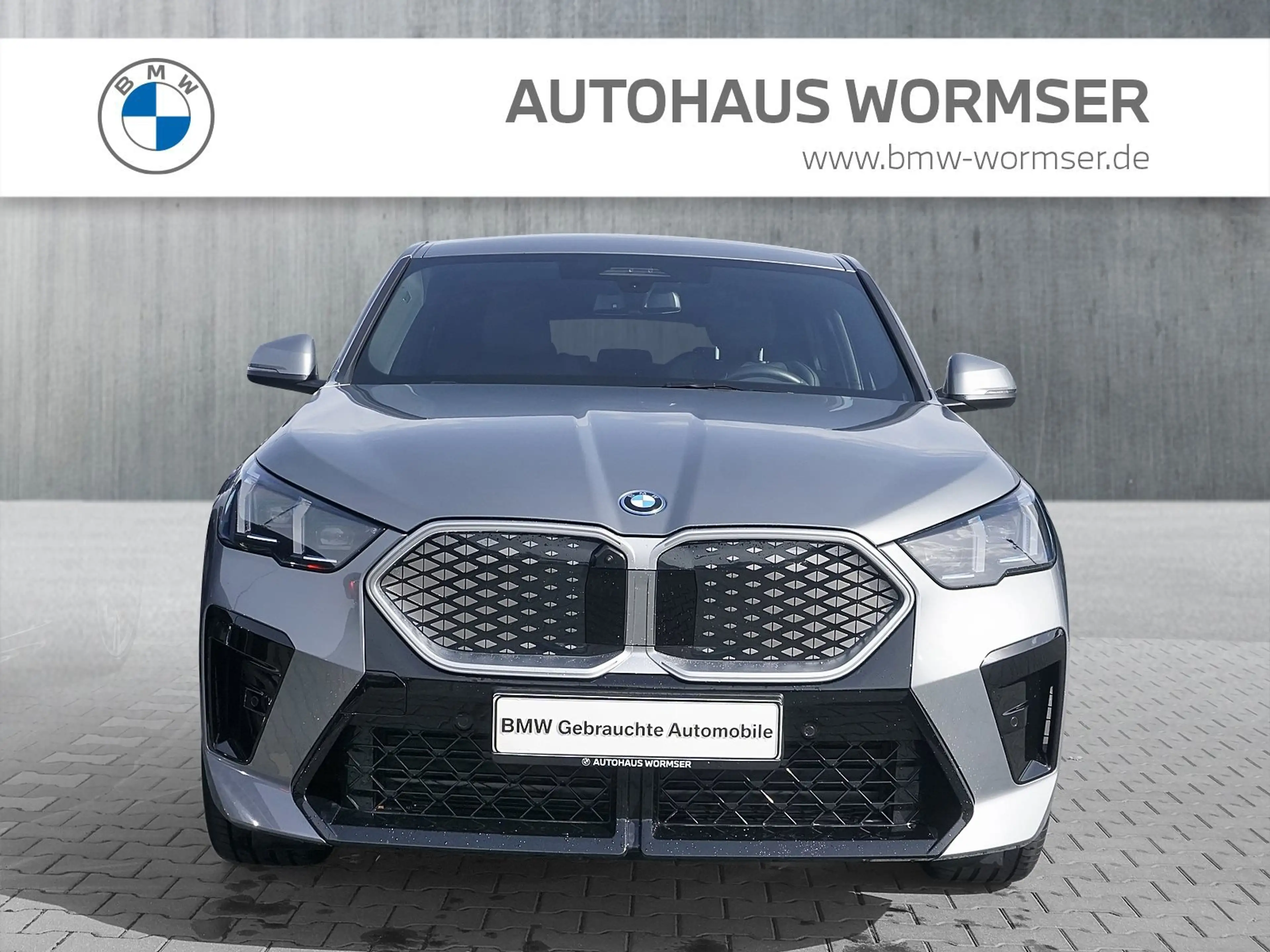 BMW iX2 xDrive30 — photo 3