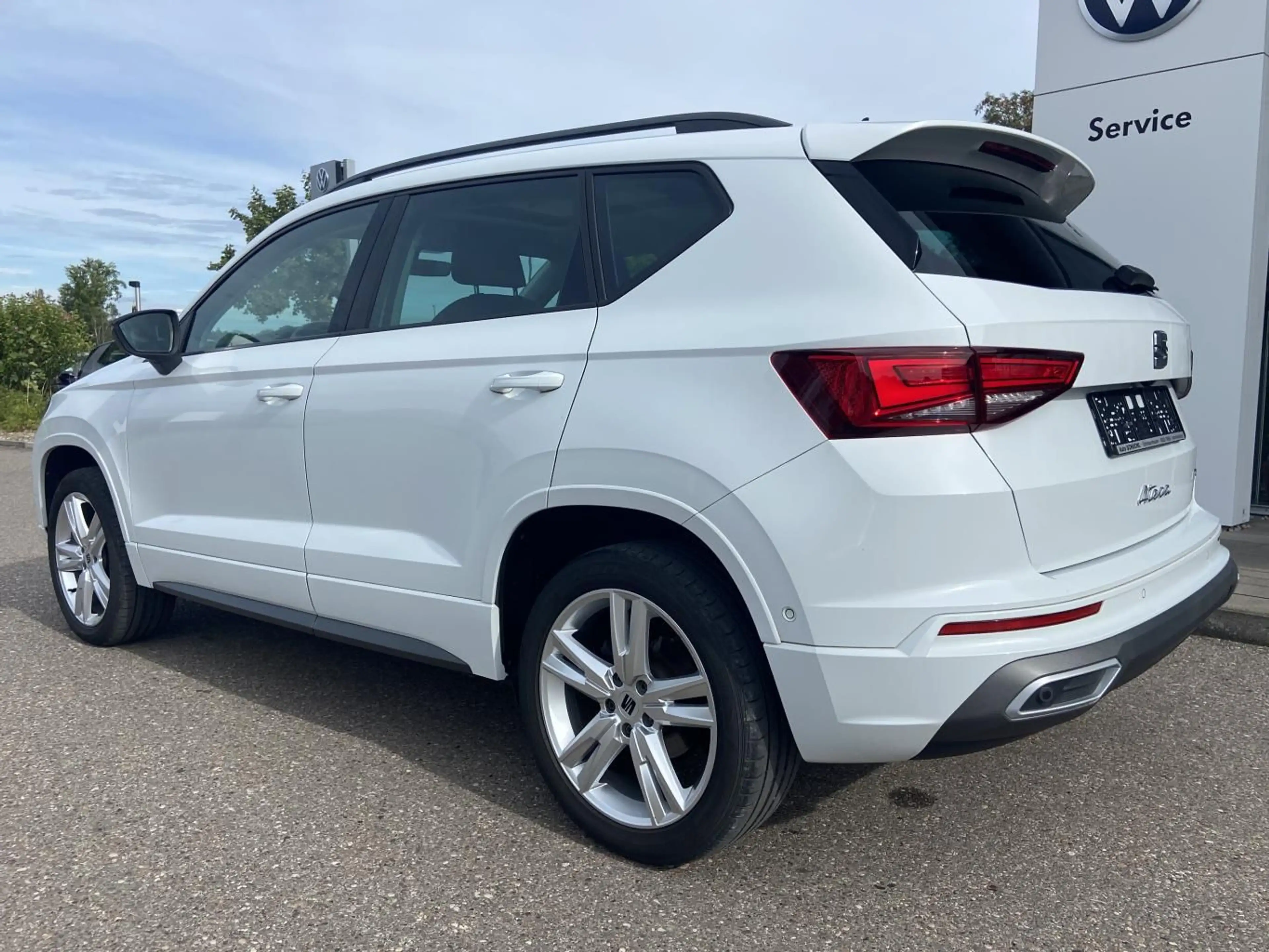 SEAT Ateca 1.5 TSI DSG FR 18"+PANORAMA+AHK+VIRTUAL-CO — photo 4