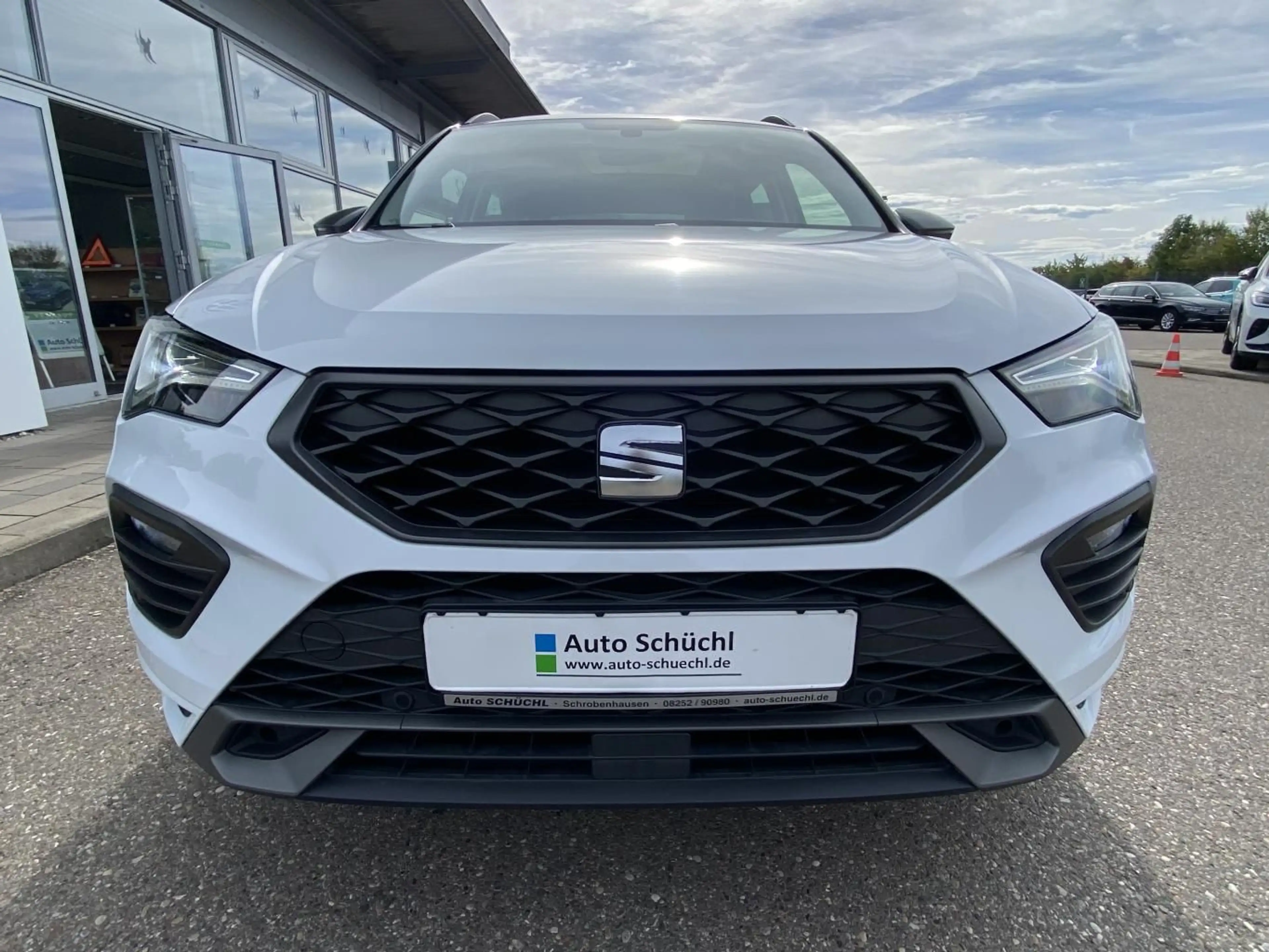 SEAT Ateca 1.5 TSI DSG FR 18"+PANORAMA+AHK+VIRTUAL-CO — photo 8