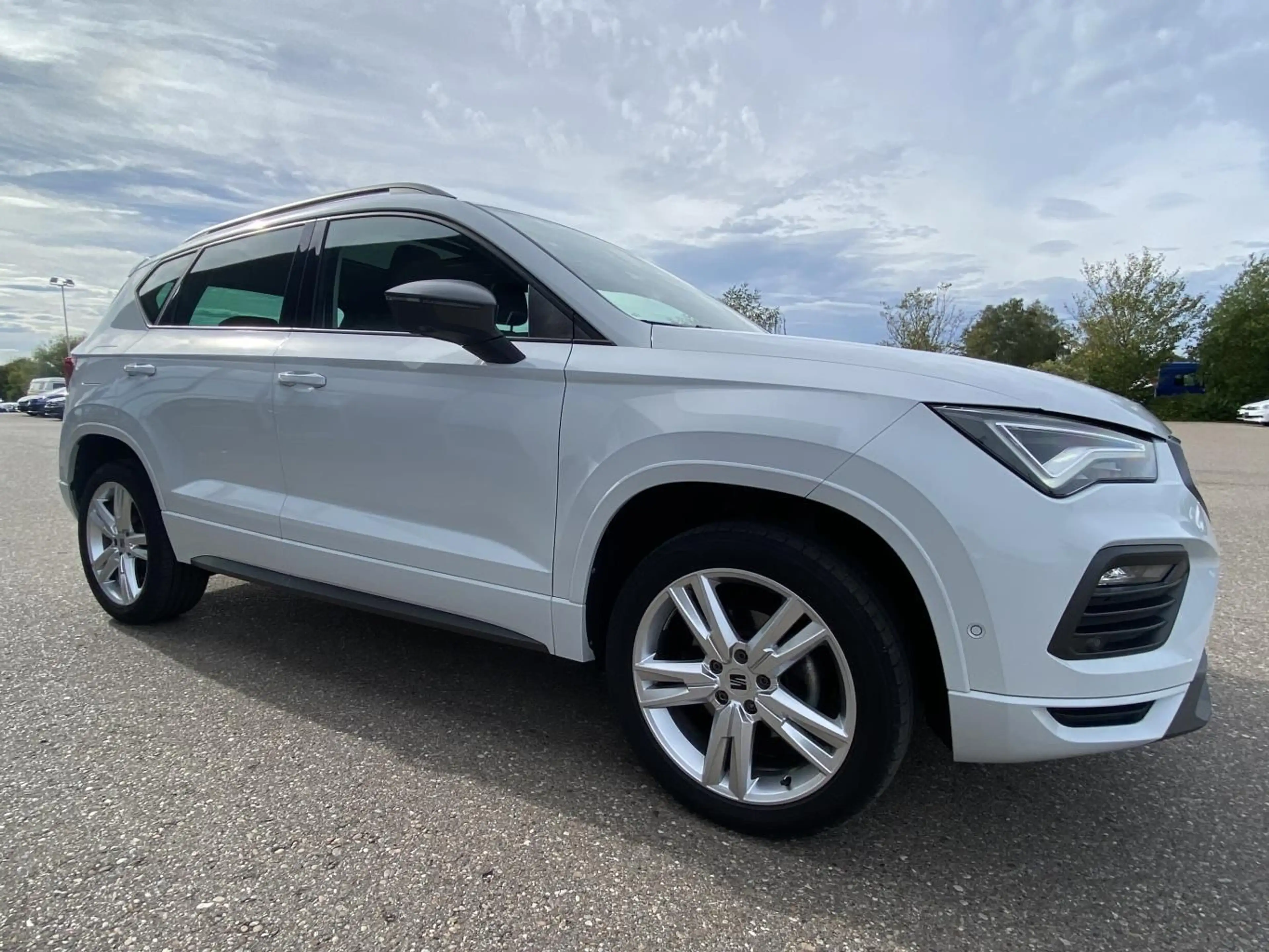 SEAT Ateca 1.5 TSI DSG FR 18"+PANORAMA+AHK+VIRTUAL-CO — photo 7