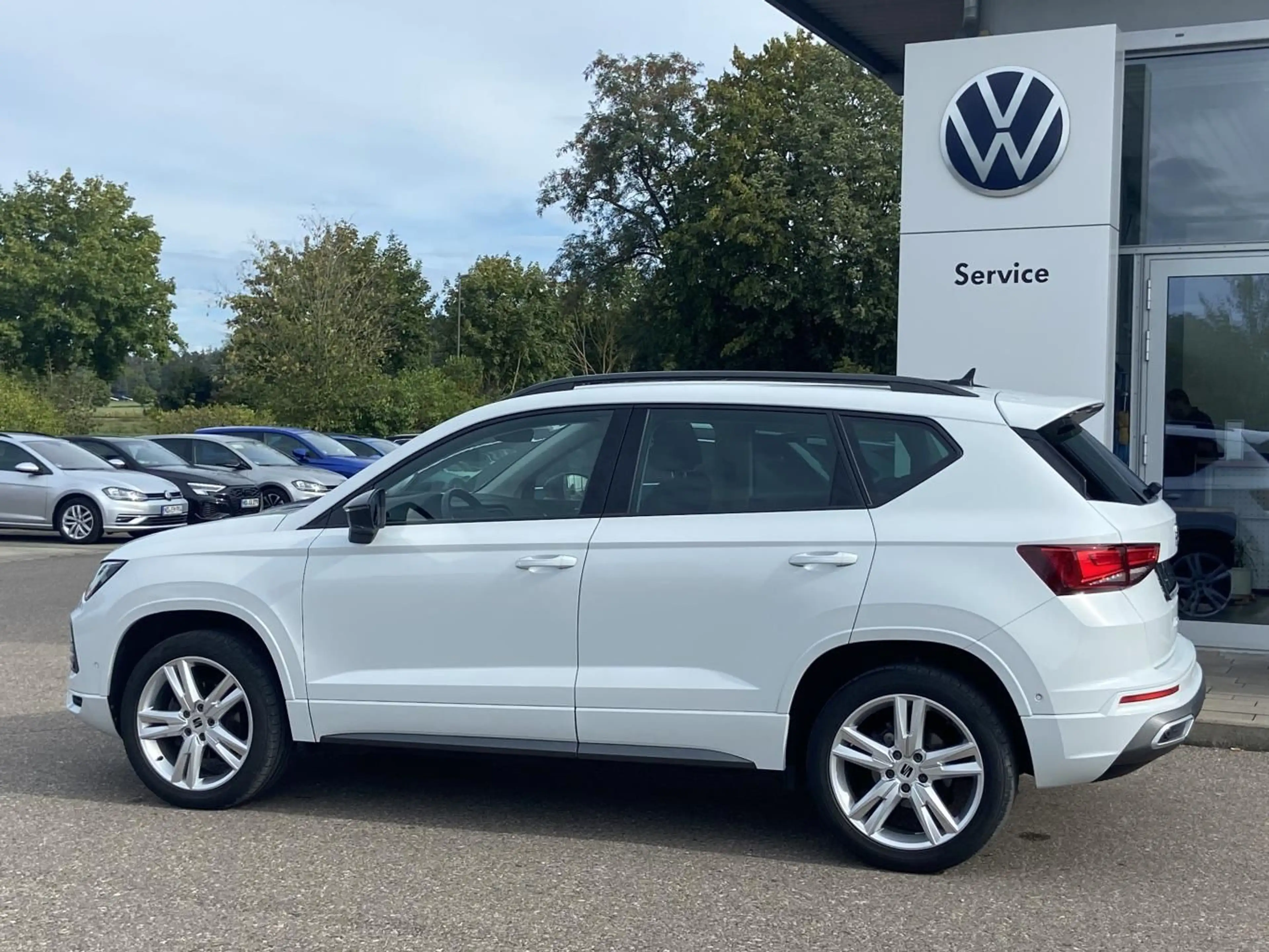 SEAT Ateca 1.5 TSI DSG FR 18"+PANORAMA+AHK+VIRTUAL-CO — photo 3