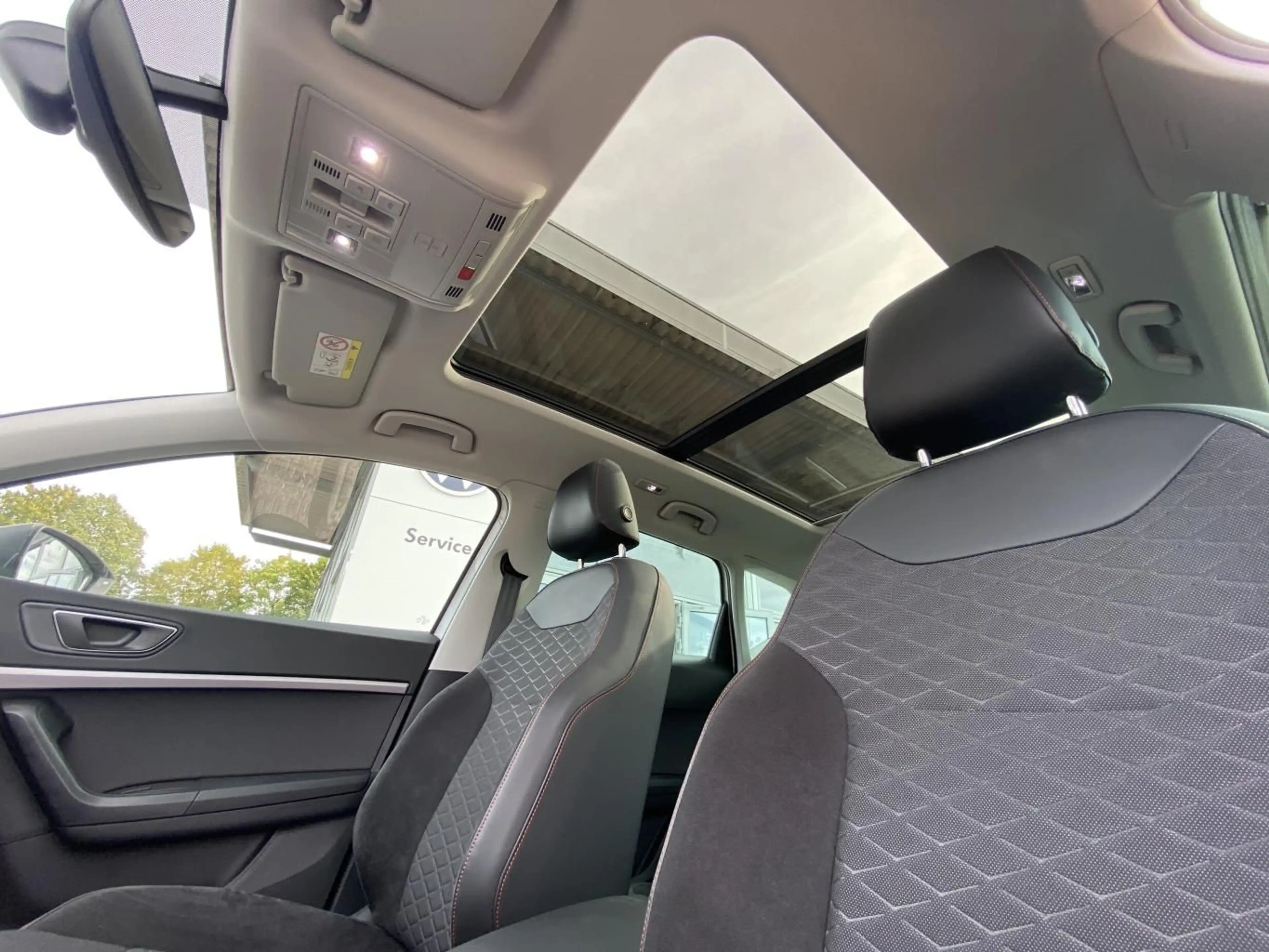 SEAT Ateca 1.5 TSI DSG FR 18"+PANORAMA+AHK+VIRTUAL-CO — photo 10