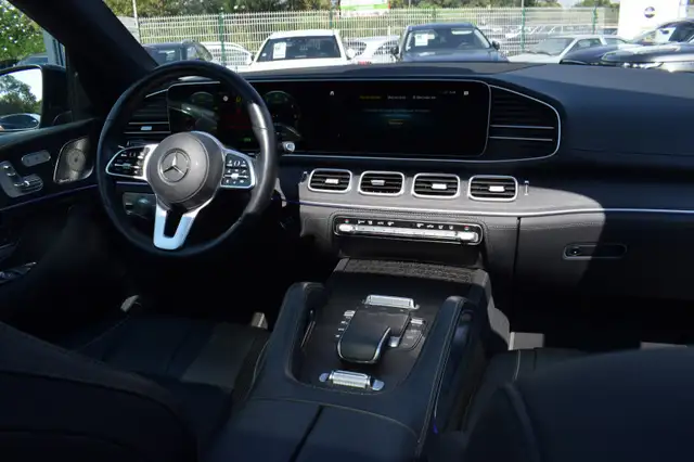Mercedes-Benz GLE view 2