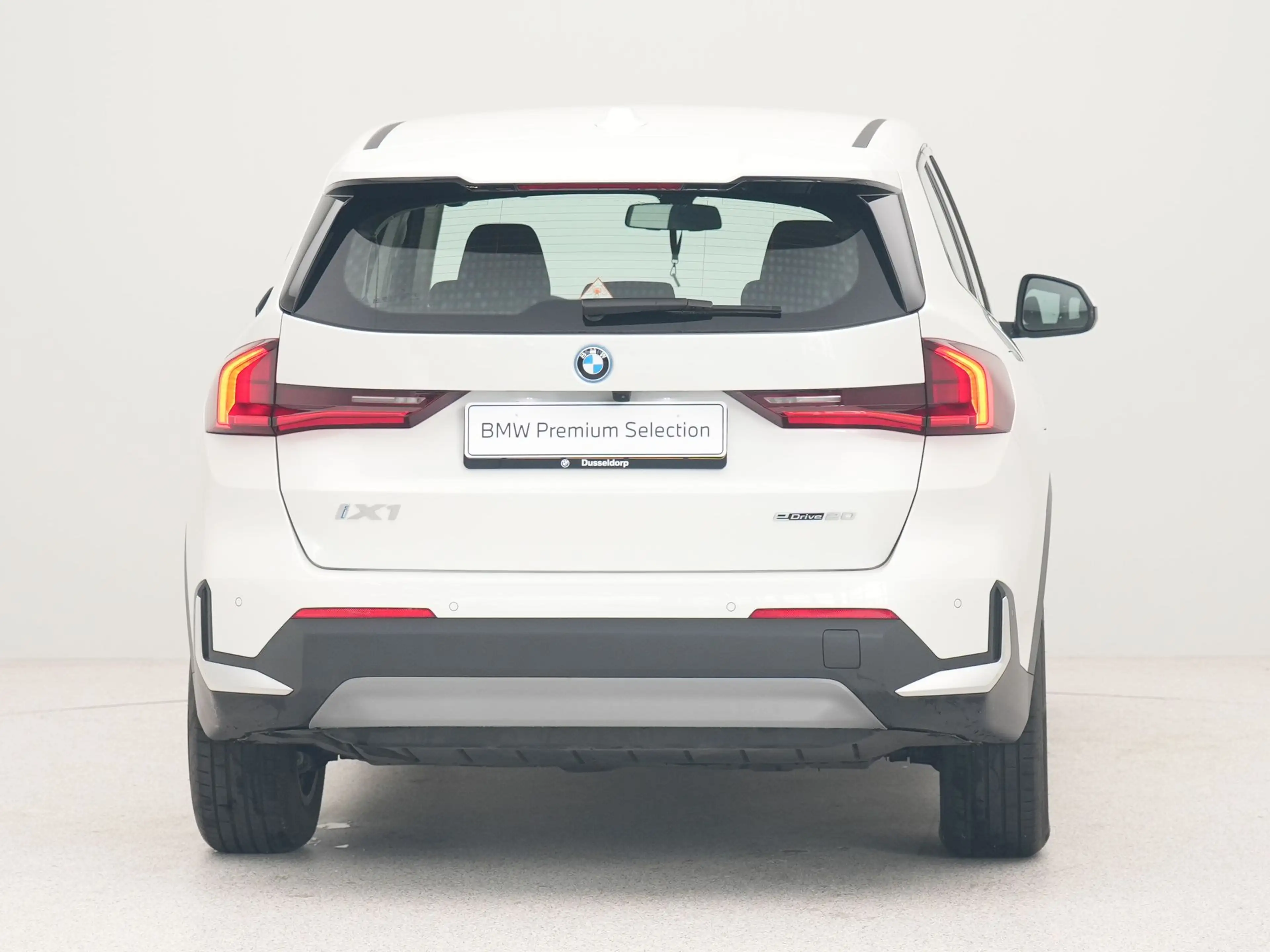BMW iX1 eDrive20 67 kWh SoH 100% — photo 9