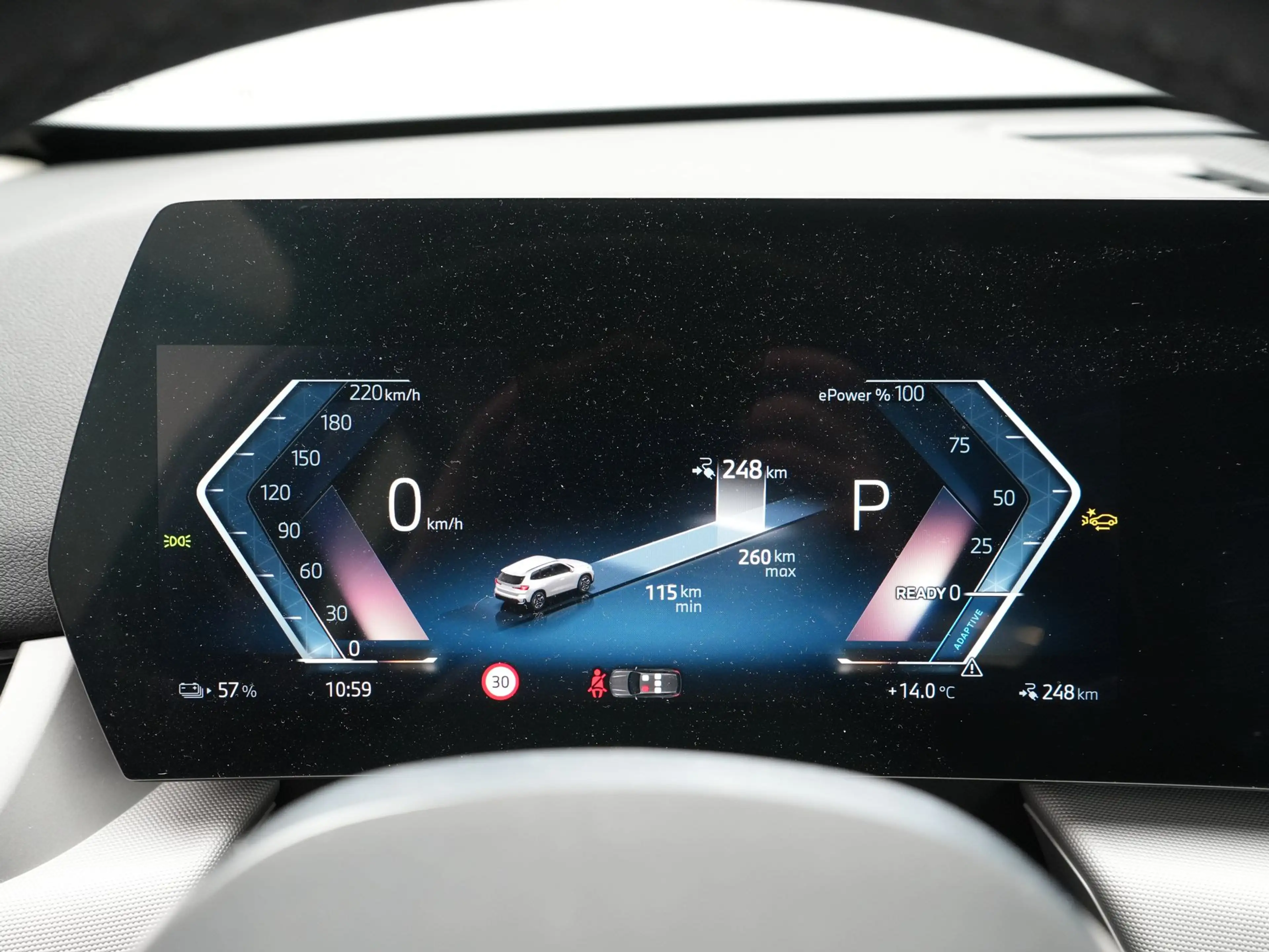 BMW iX1 eDrive20 67 kWh SoH 100% — photo 3