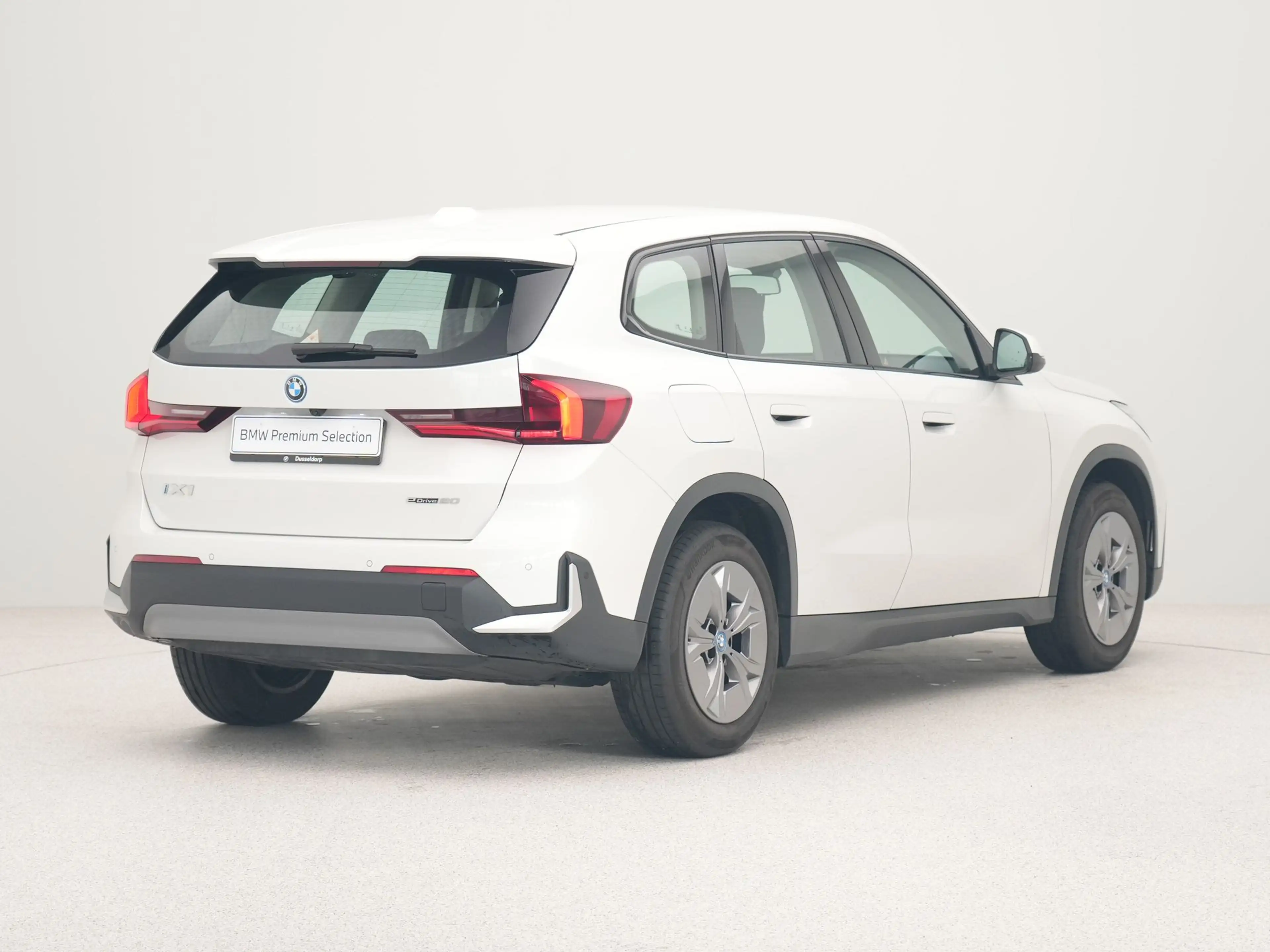 BMW iX1 eDrive20 67 kWh SoH 100% — photo 8