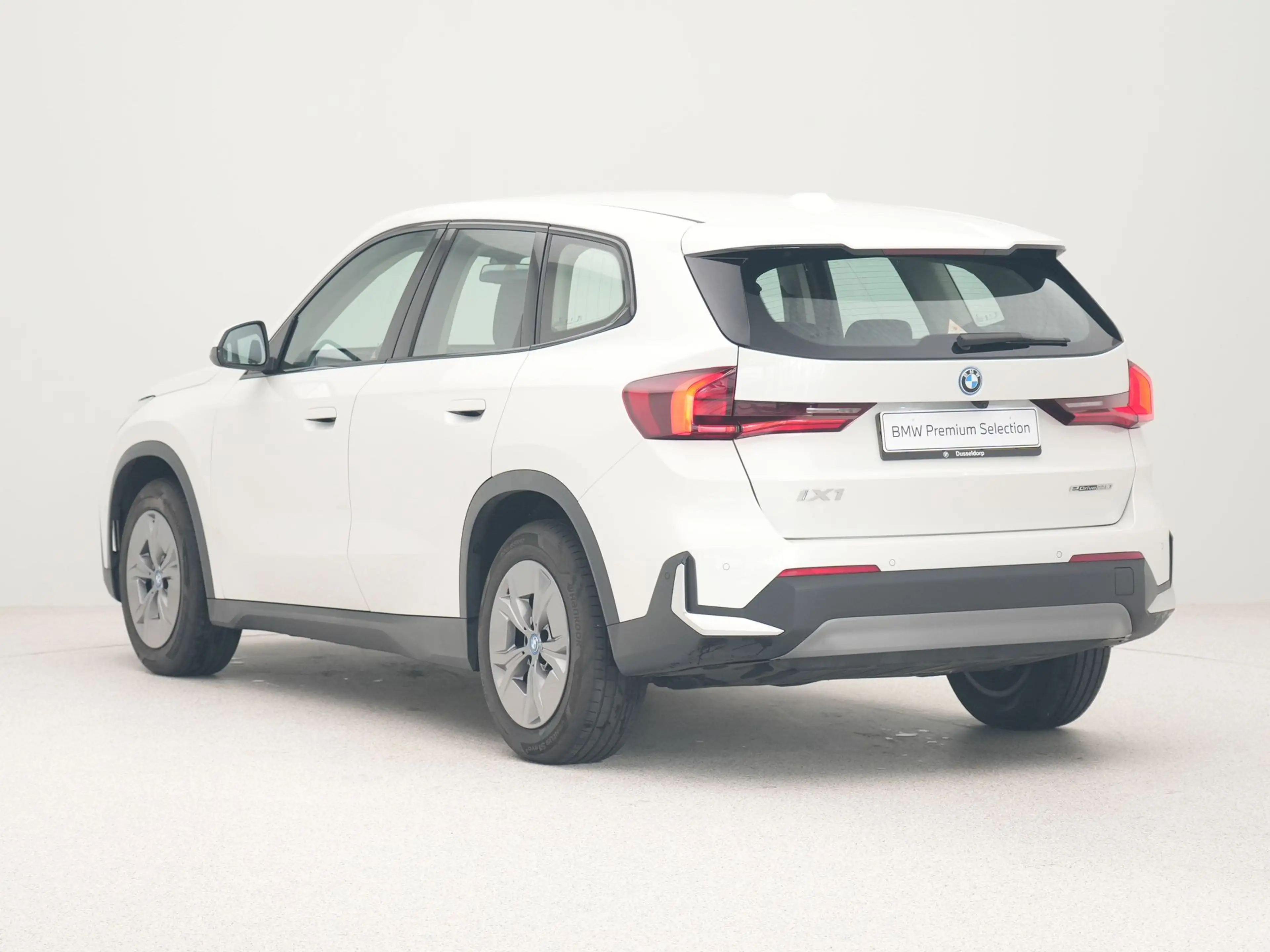 BMW iX1 eDrive20 67 kWh SoH 100% — photo 10