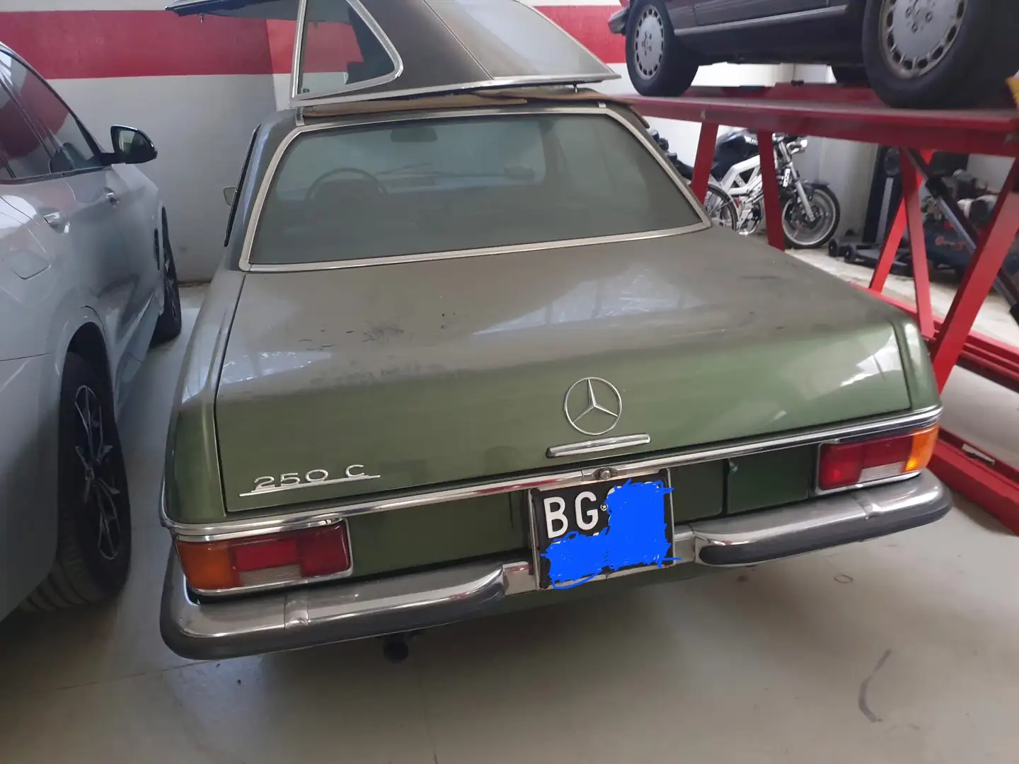 Mercedes-Benz 250 C/8 Zöld - 2