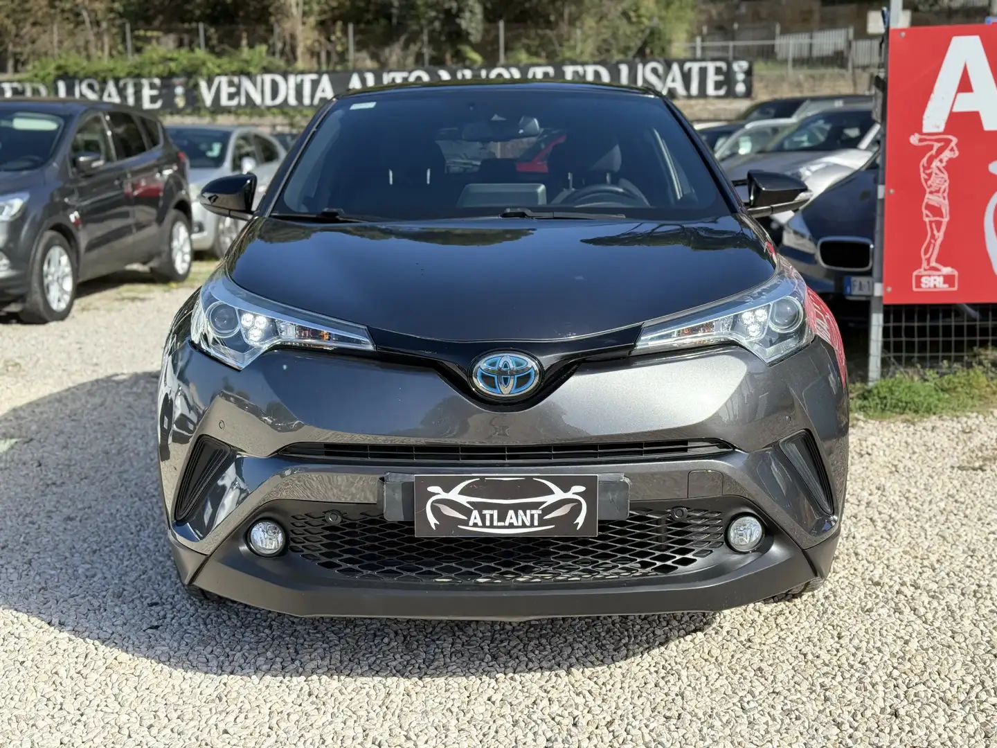 Toyota C-HR 1.8h Trend 2wd e-cvt Gris - 2